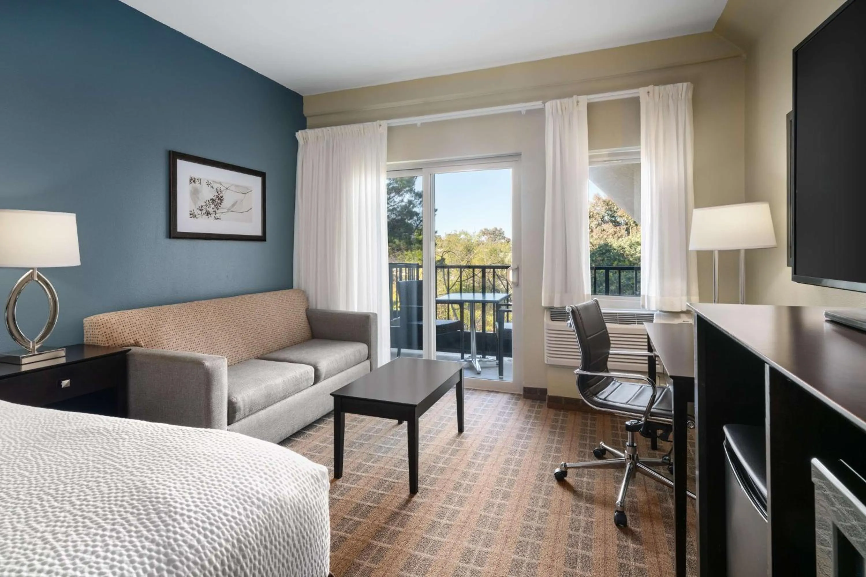 Bedroom, Bed in La Cuesta Inn, BW Signature Collection