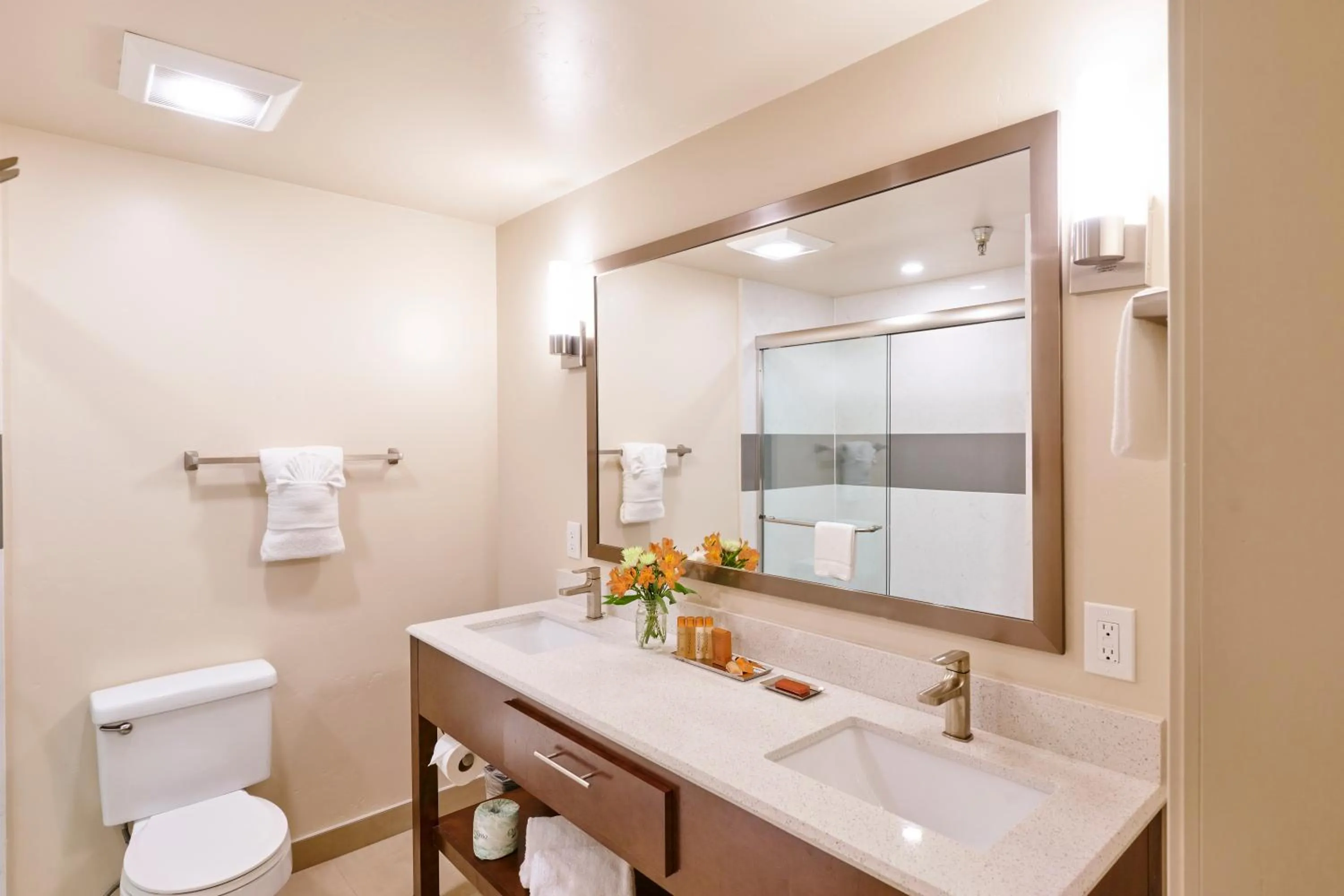 Quadruple Room in La Cuesta Inn, BW Signature Collection