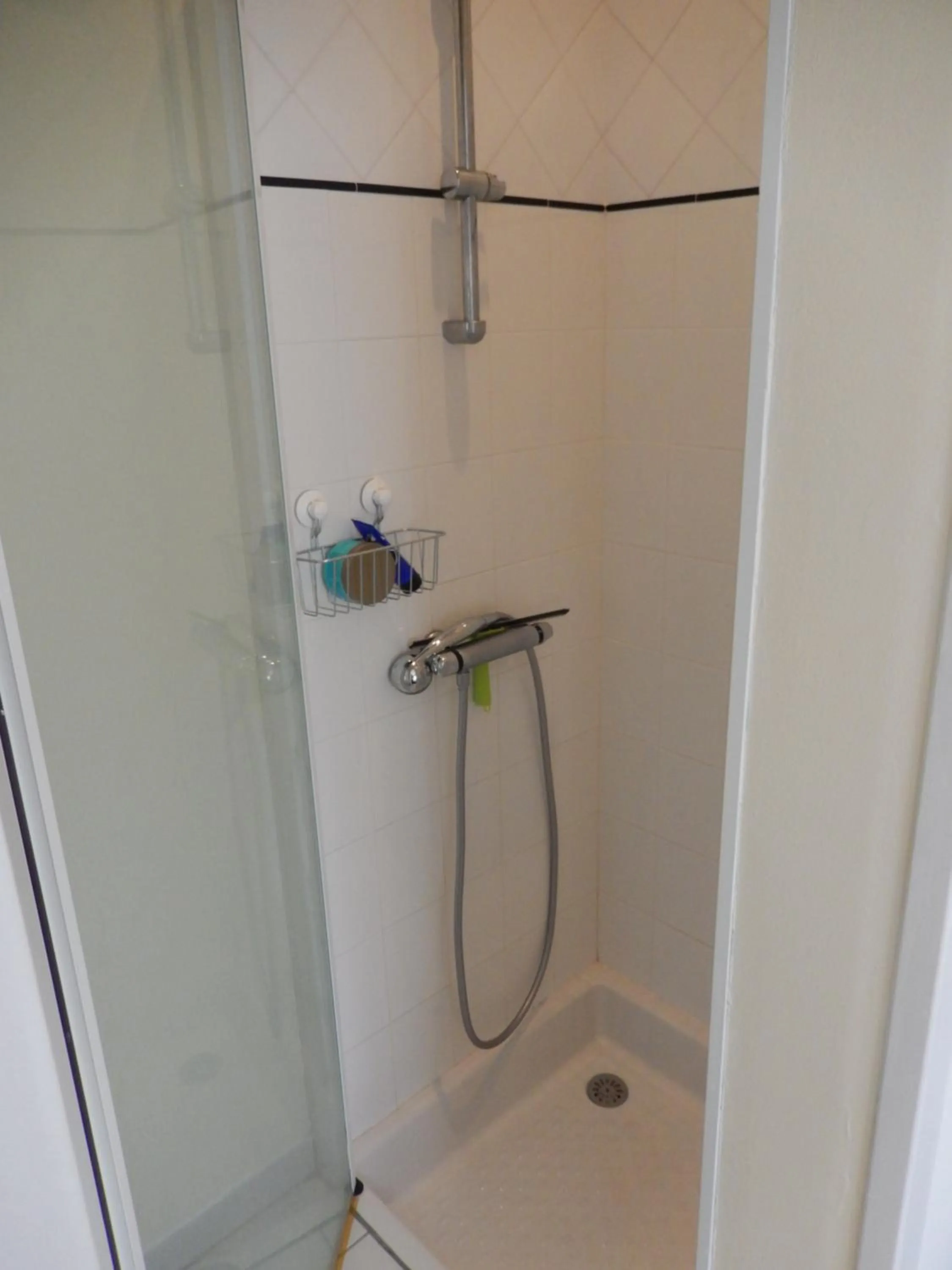 Shower in Villa De Guénifey