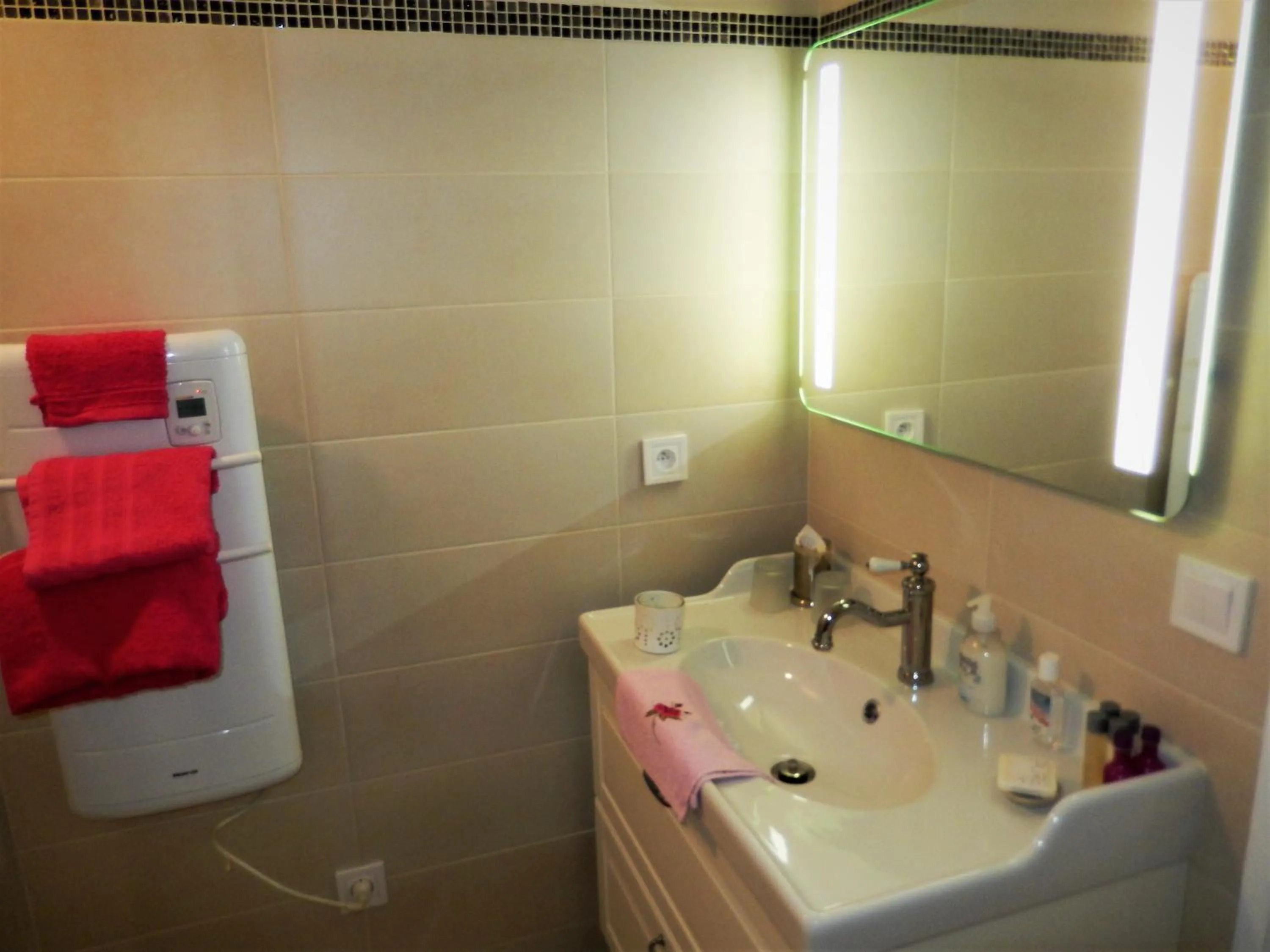 Bathroom in Villa De Guénifey