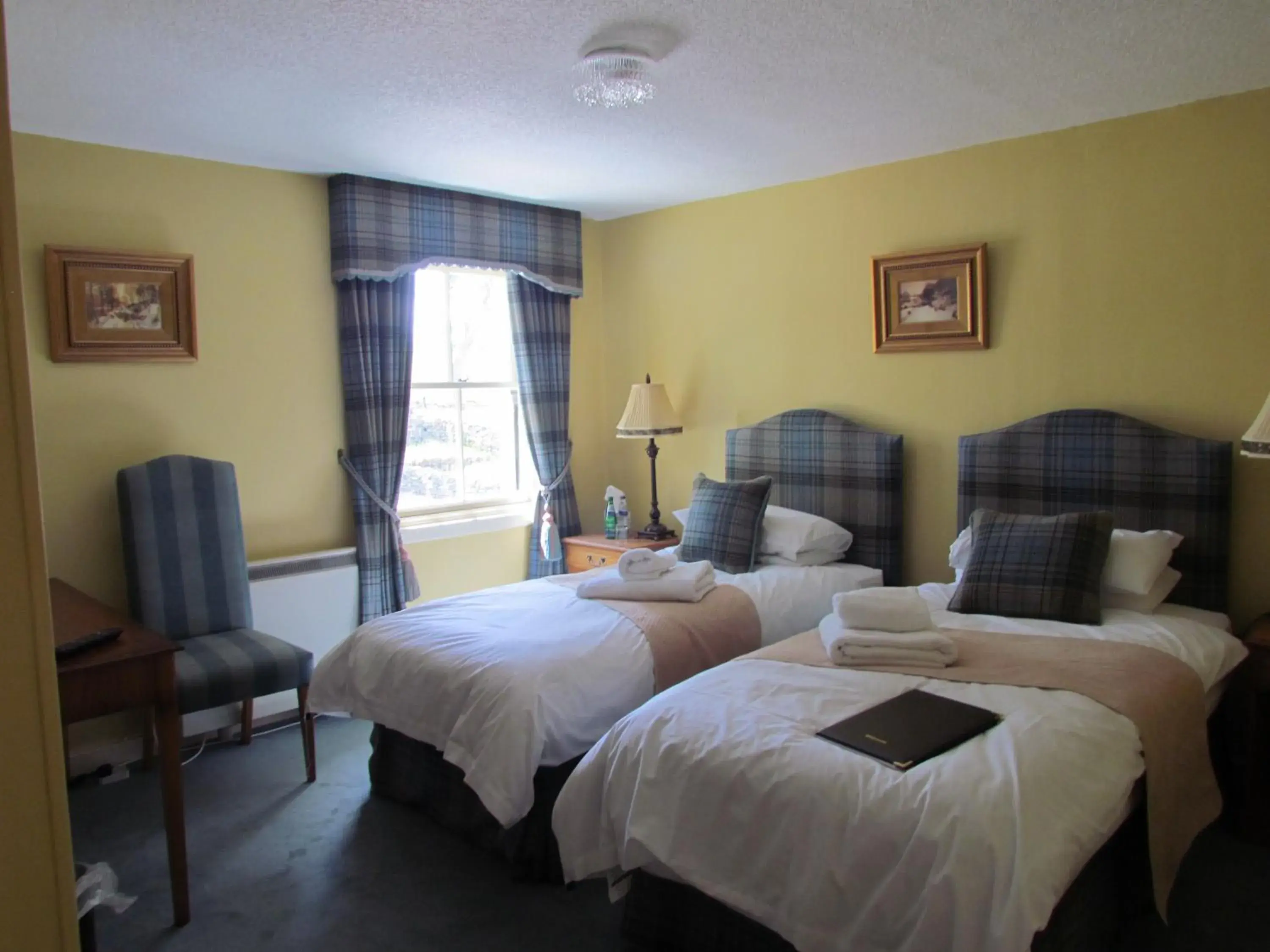 Standard Twin Room in Altnaharra Hotel Standard Twin Room in Altnaharra Hotel