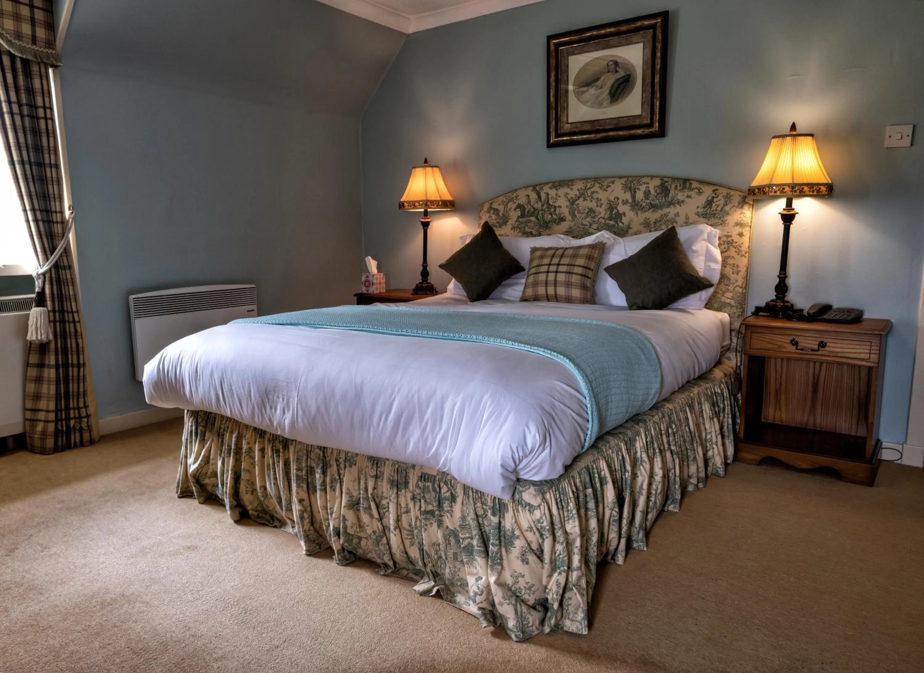 Bed in Altnaharra Hotel