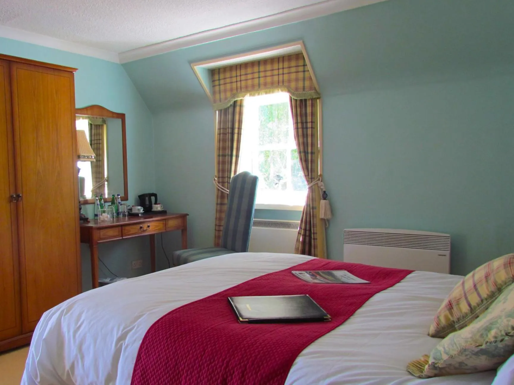 Bed in Altnaharra Hotel