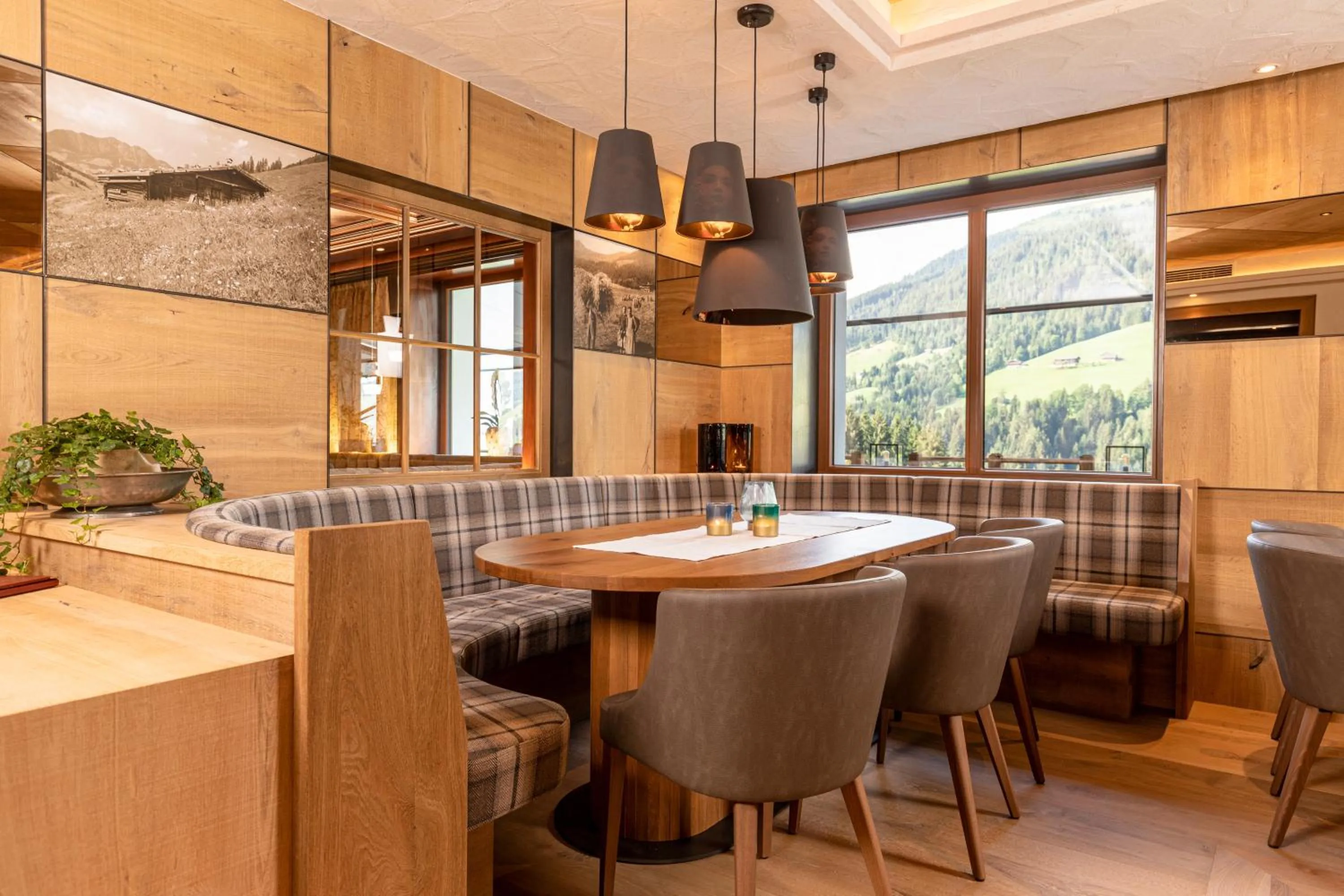 Lounge or bar in Alpbacherhof Mountain & Spa Resort
