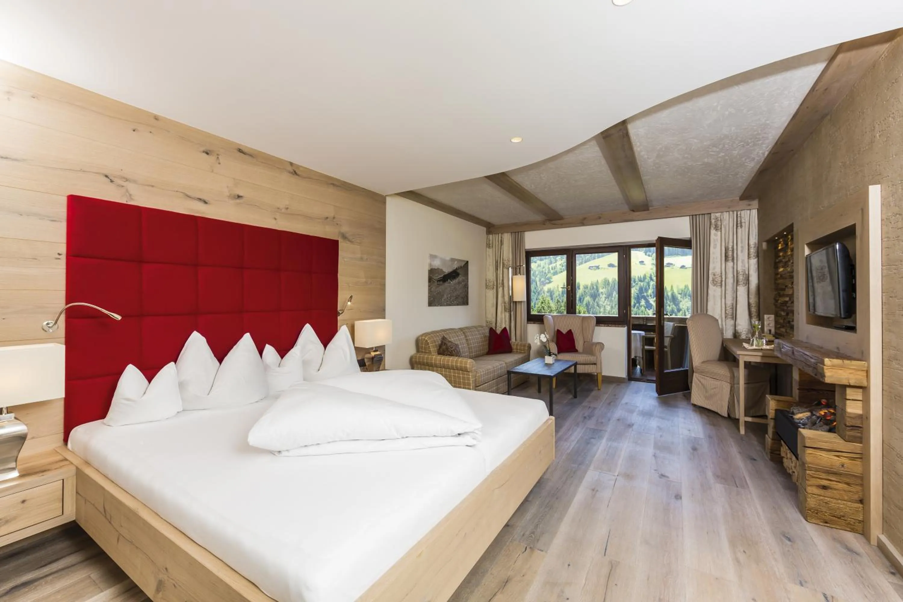 Photo of the whole room, Bed in Alpbacherhof Mountain & Spa Resort