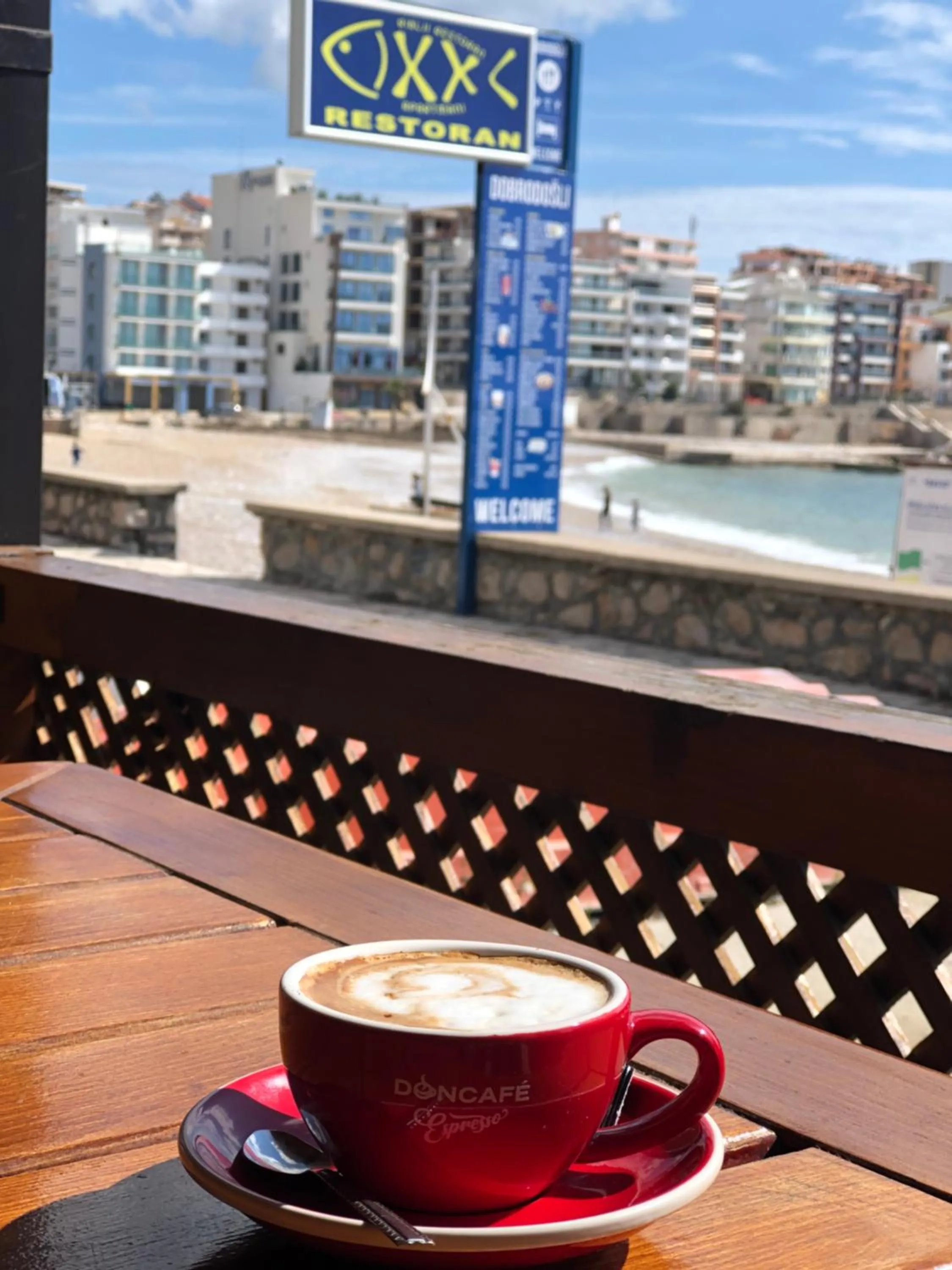 Restaurant/places to eat in Apart Hotel XXL Lux