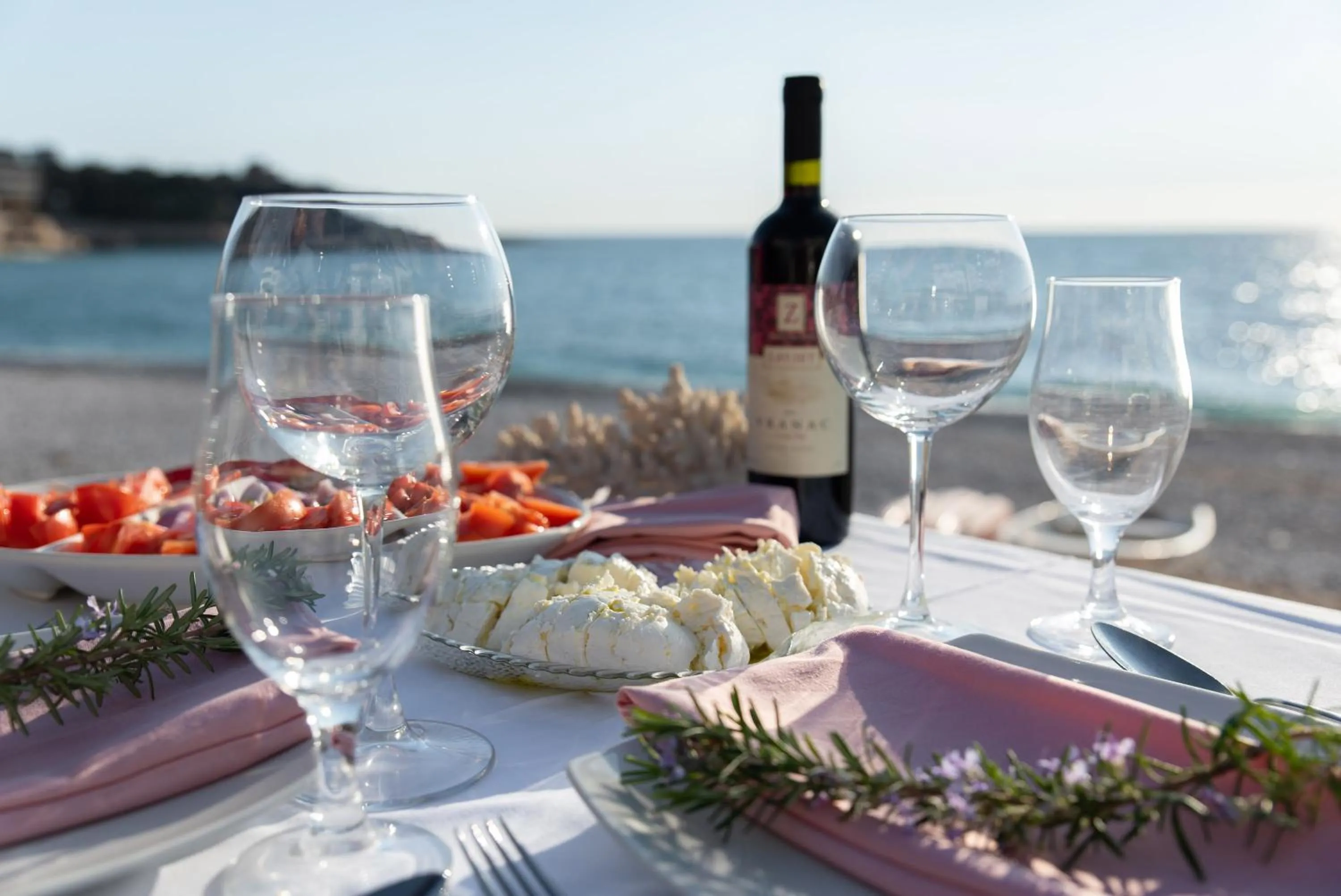 Food and drinks in Apart Hotel XXL Lux