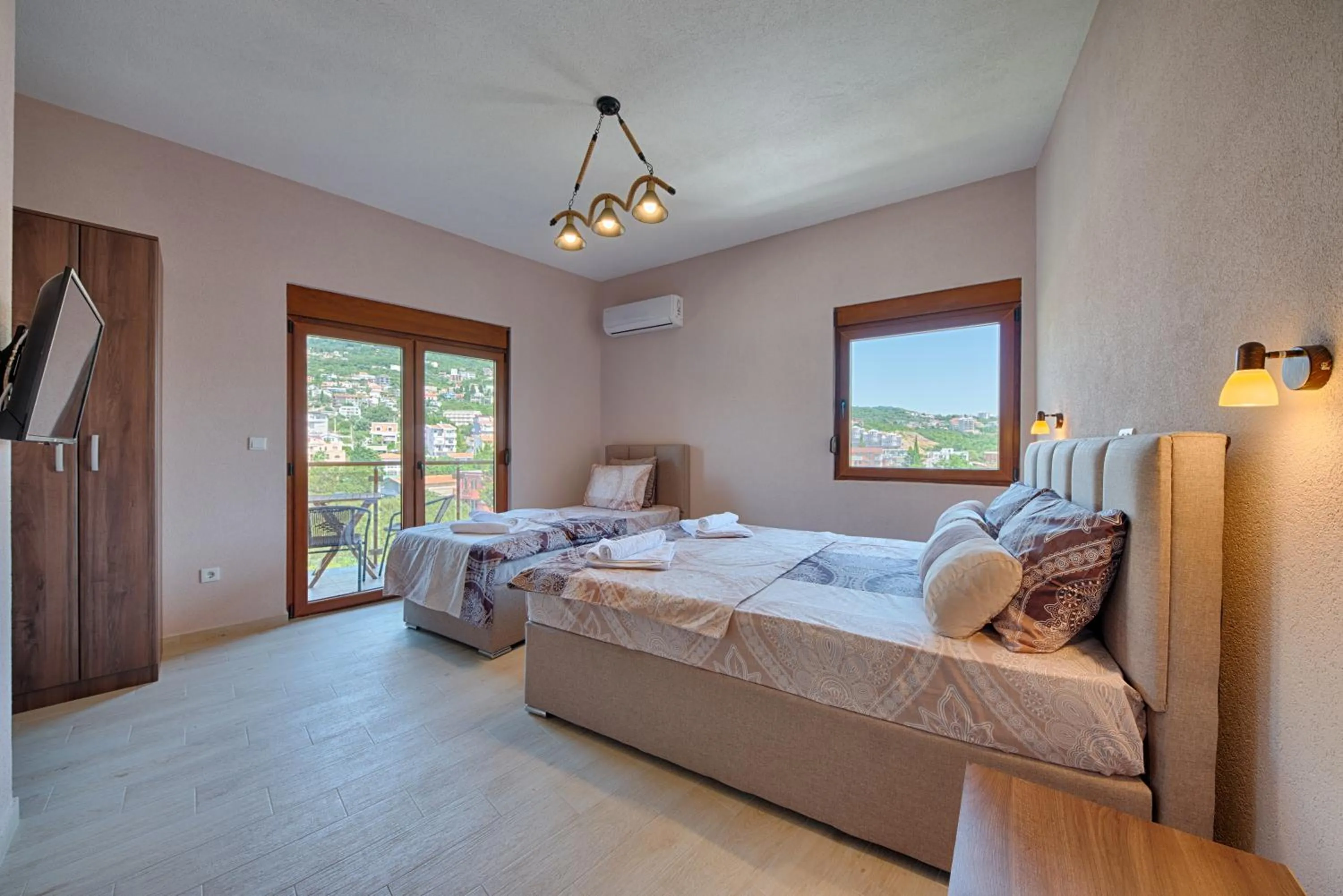 Photo of the whole room, Bed in Apart Hotel XXL Lux