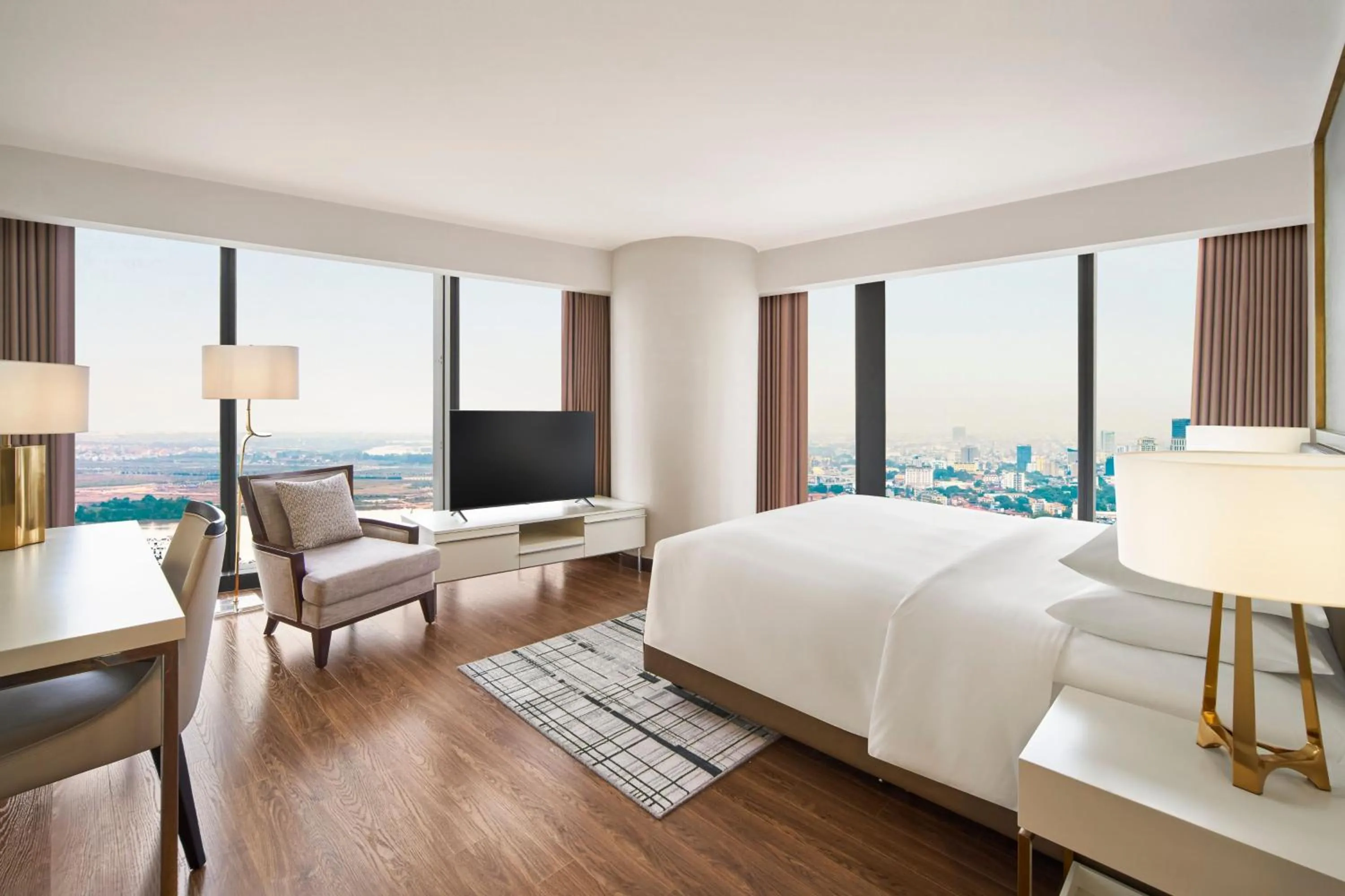 Photo of the whole room, Bed in Sheraton Hai Phong