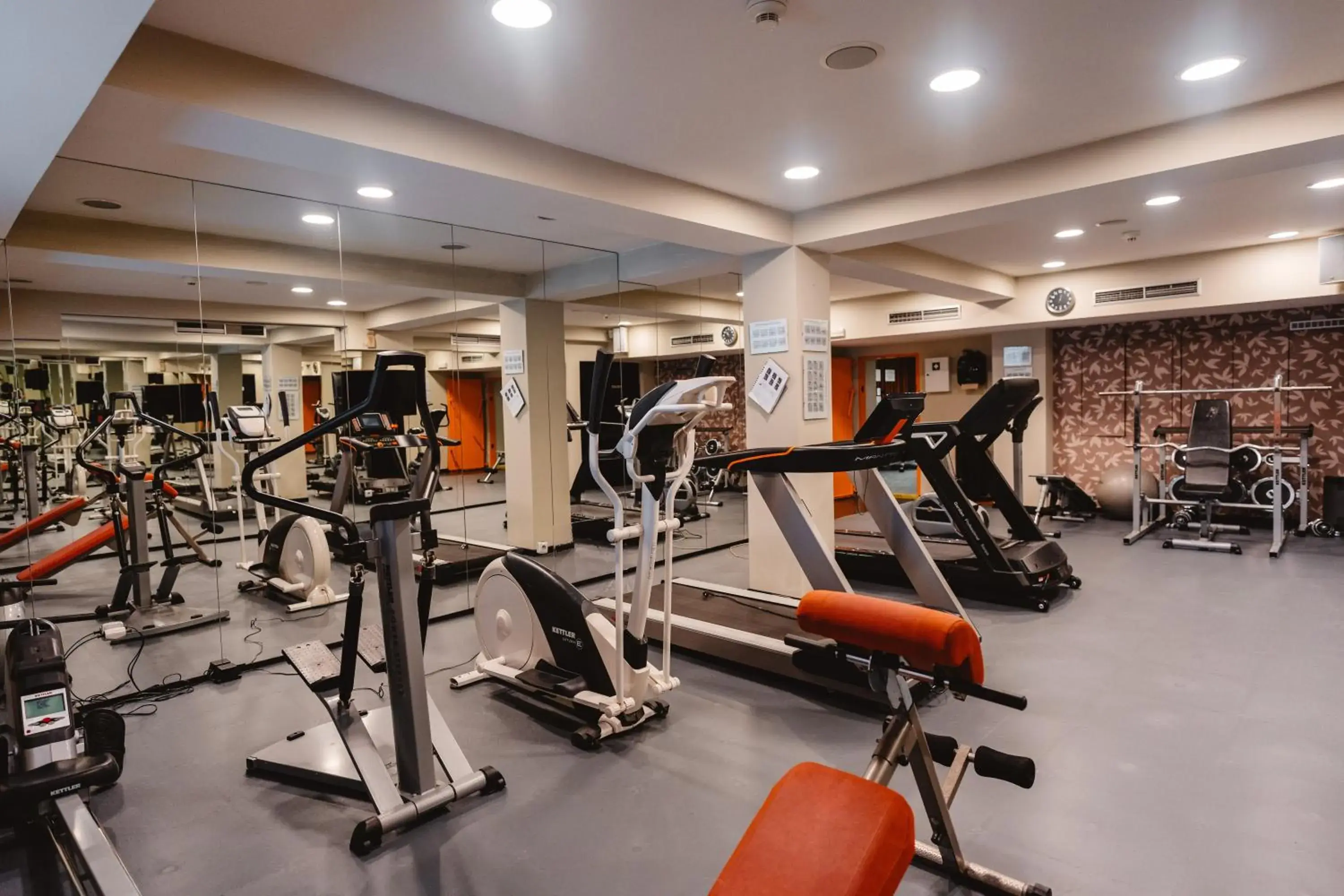Fitness centre/facilities in Hotel Yasmin Košice Fitness centre/facilities in Hotel Yasmin Košice