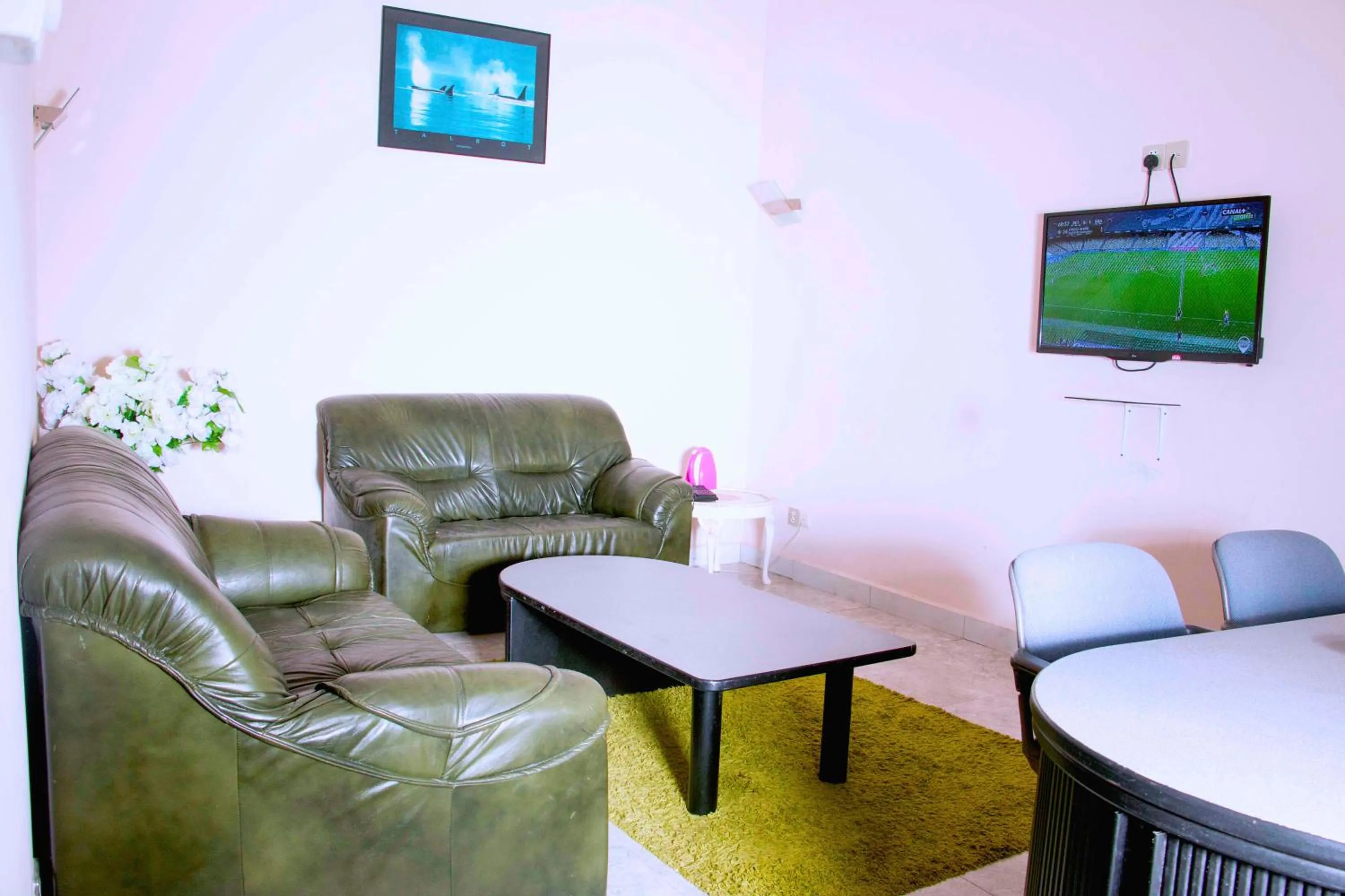 Living room in Nora Hotel