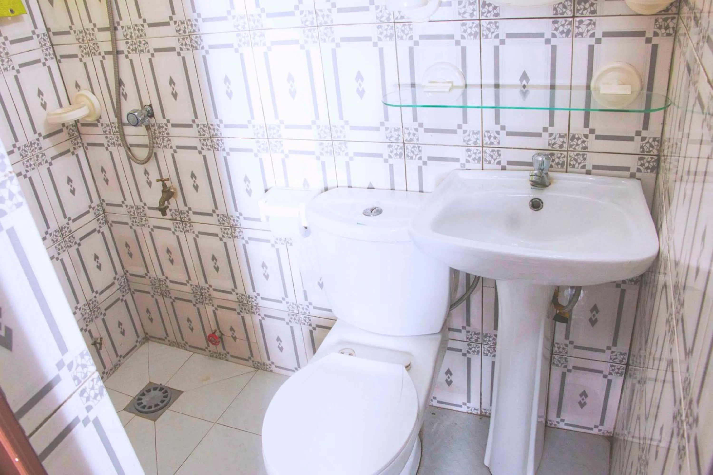 Bathroom in Nora Hotel