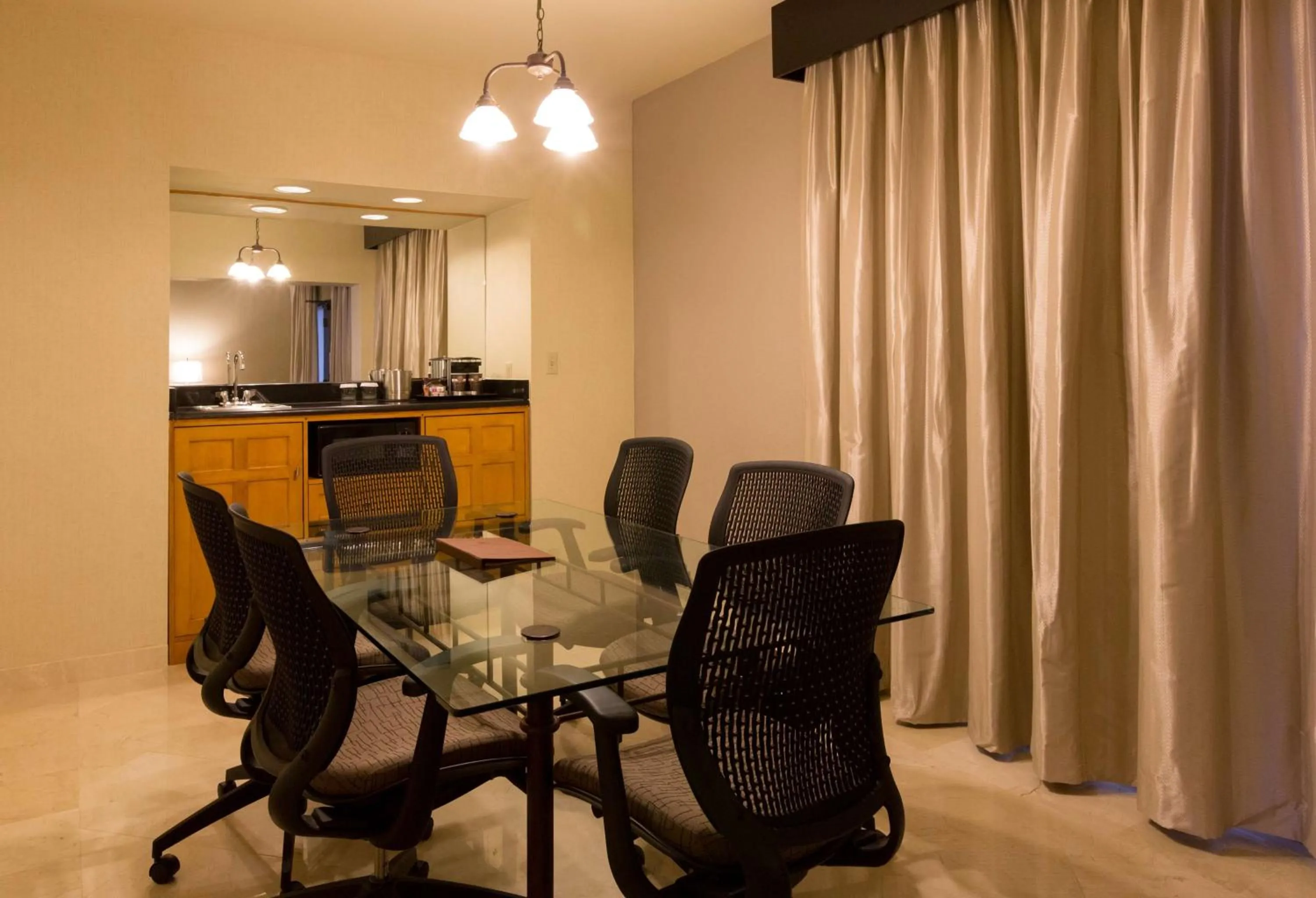 Lobby or reception in Doubletree by Hilton McAllen