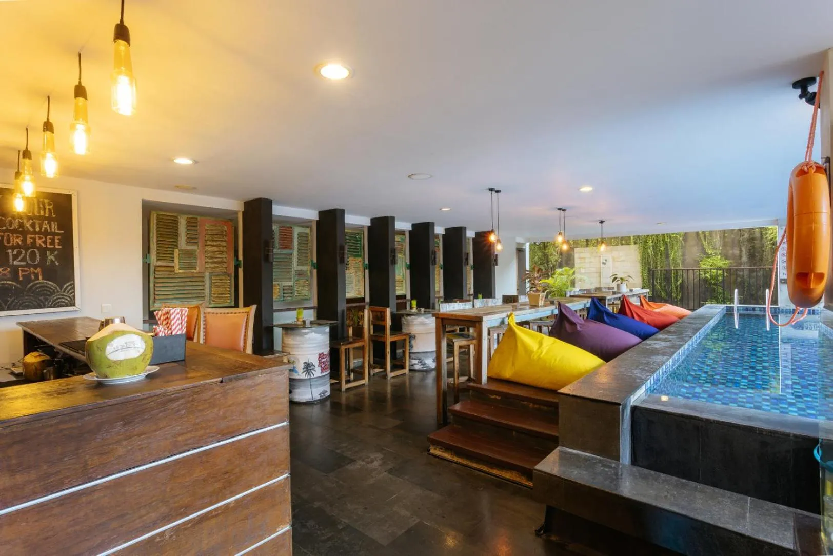 Lounge or bar in Horison Ultima Seminyak Bali - CHSE Certified