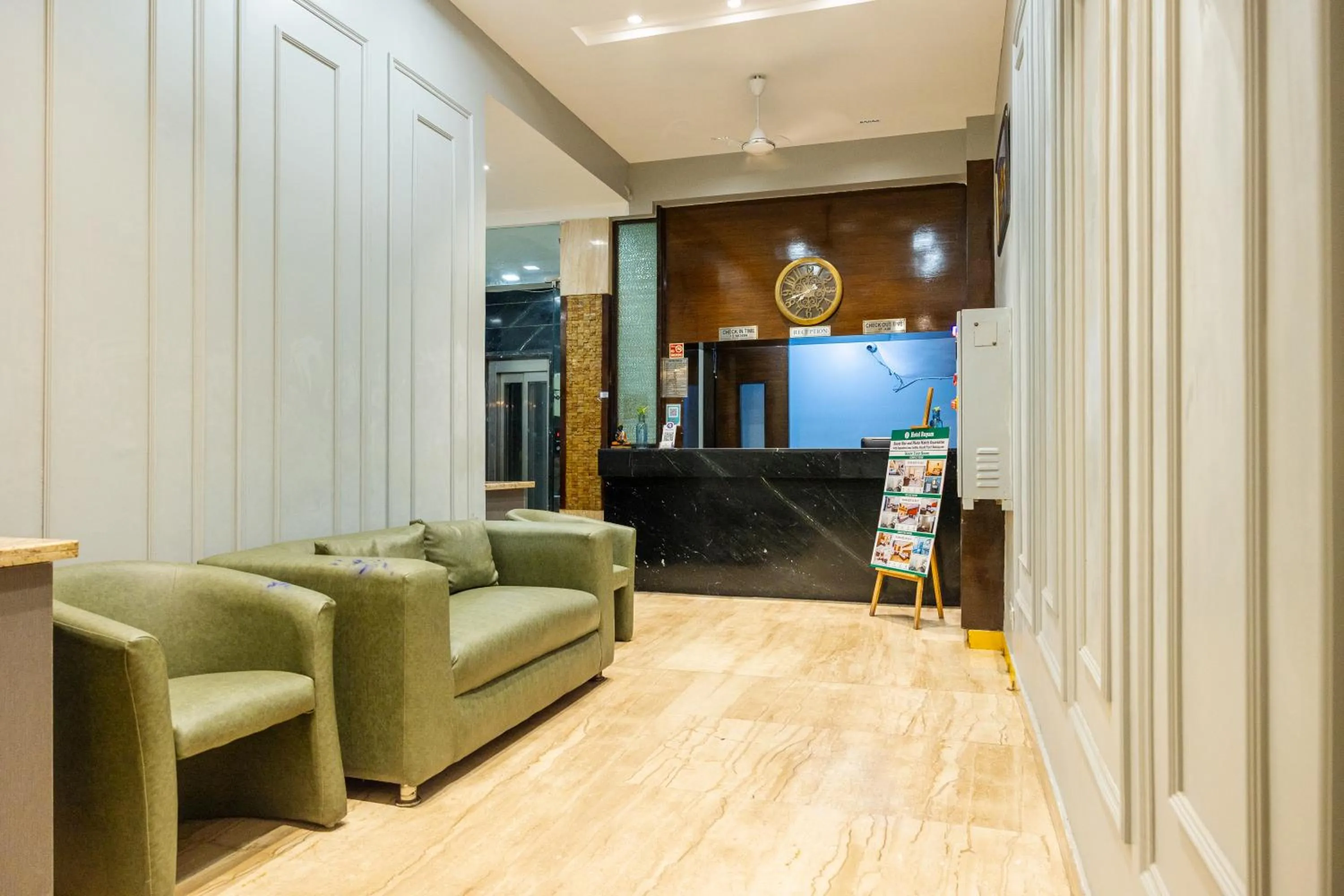 Lobby or reception in Rupam Hotel