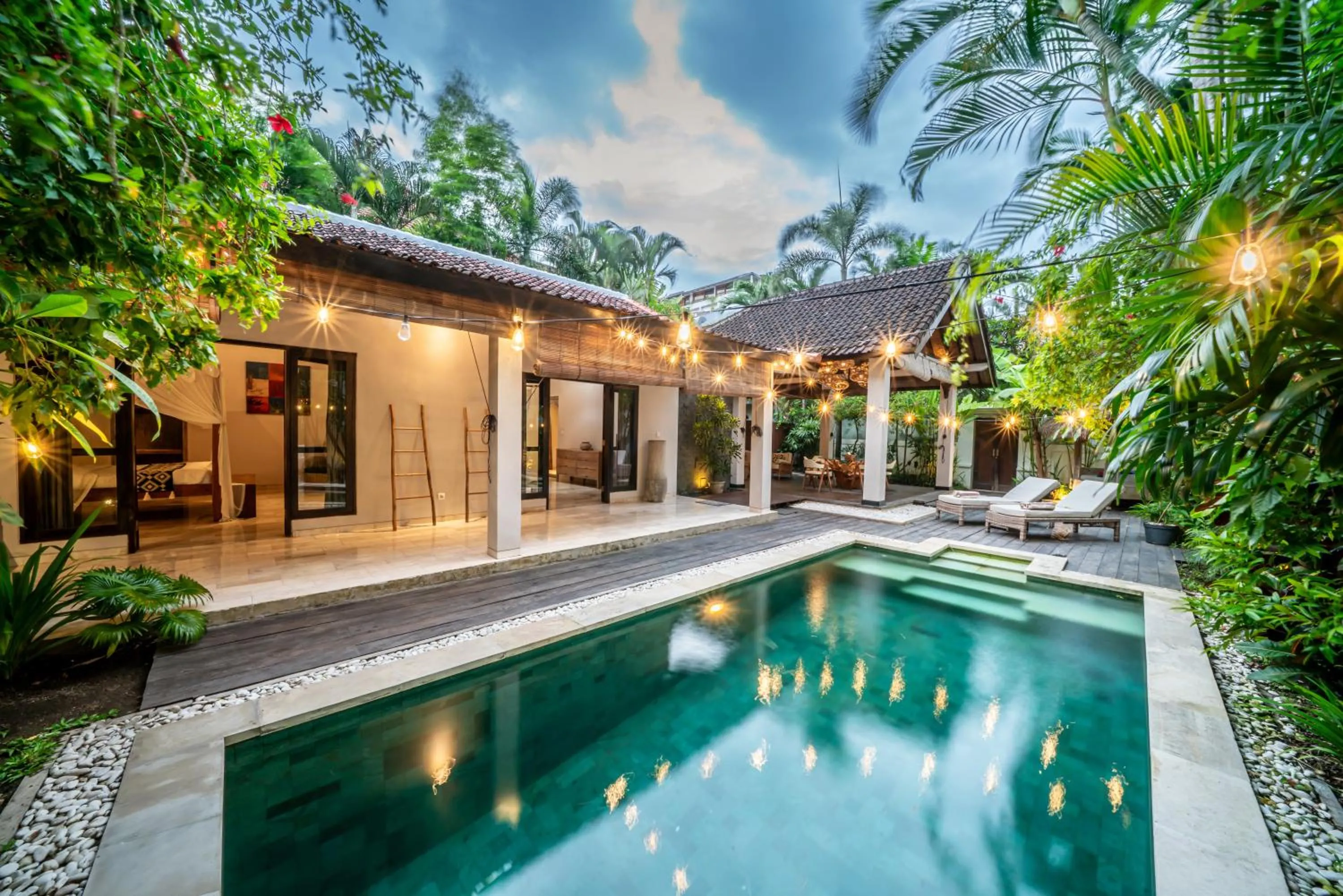 Patio in Villa Koala, 2Br Close to W, Potato Head and Shi Shi