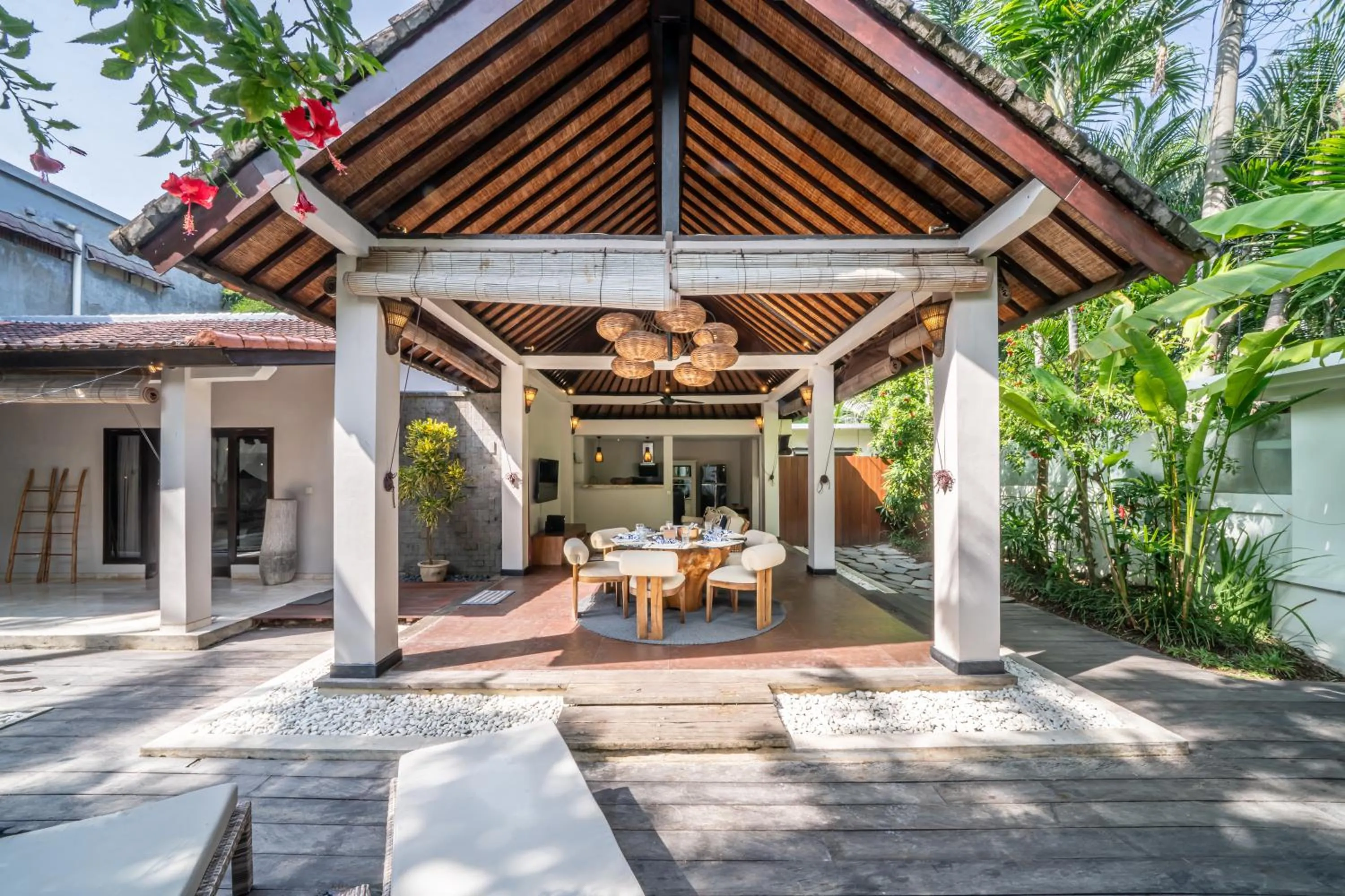 Property building in Villa Koala, 2Br Close to W, Potato Head and Shi Shi