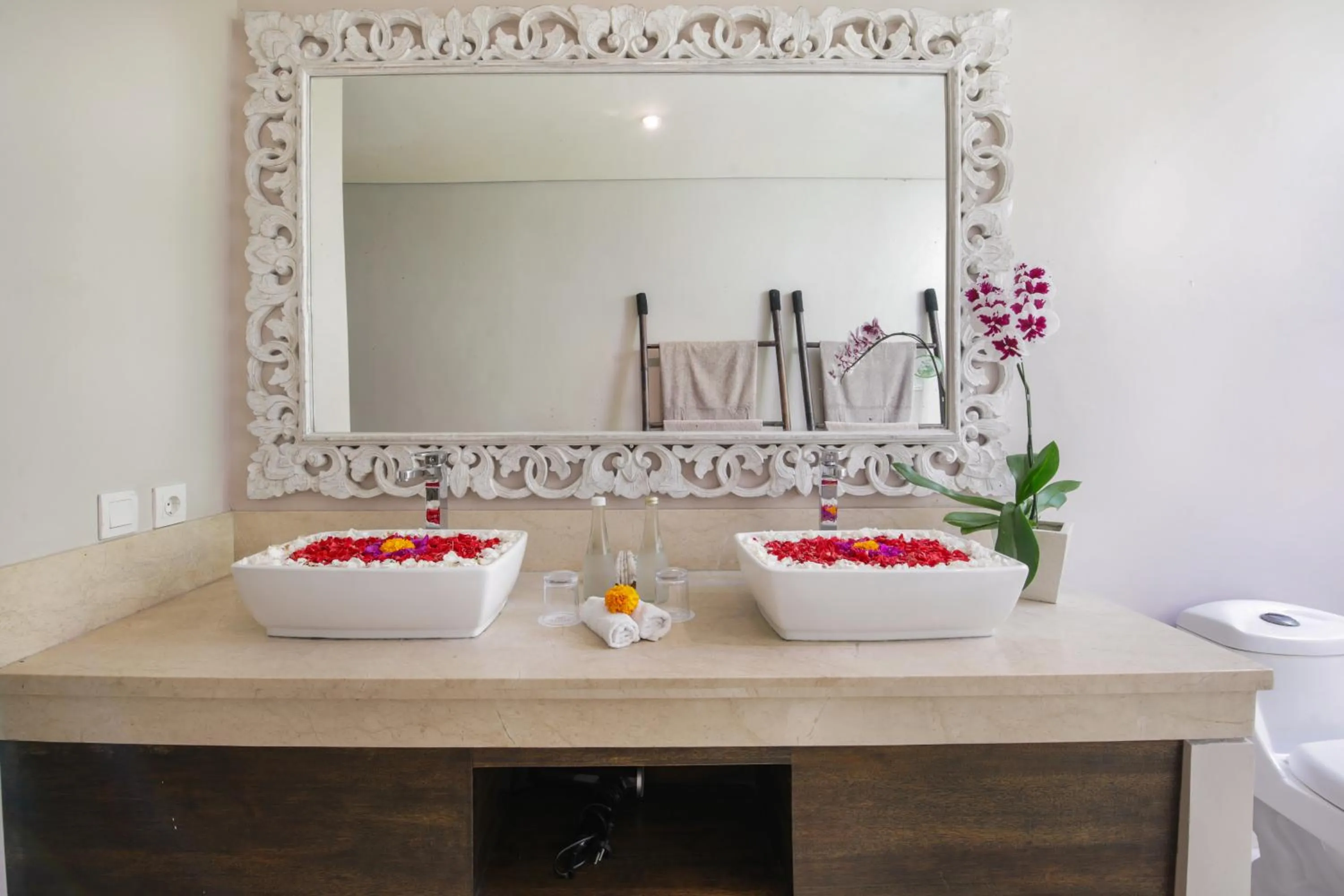 Bathroom in Villa Koala, 2Br Close to W, Potato Head and Shi Shi