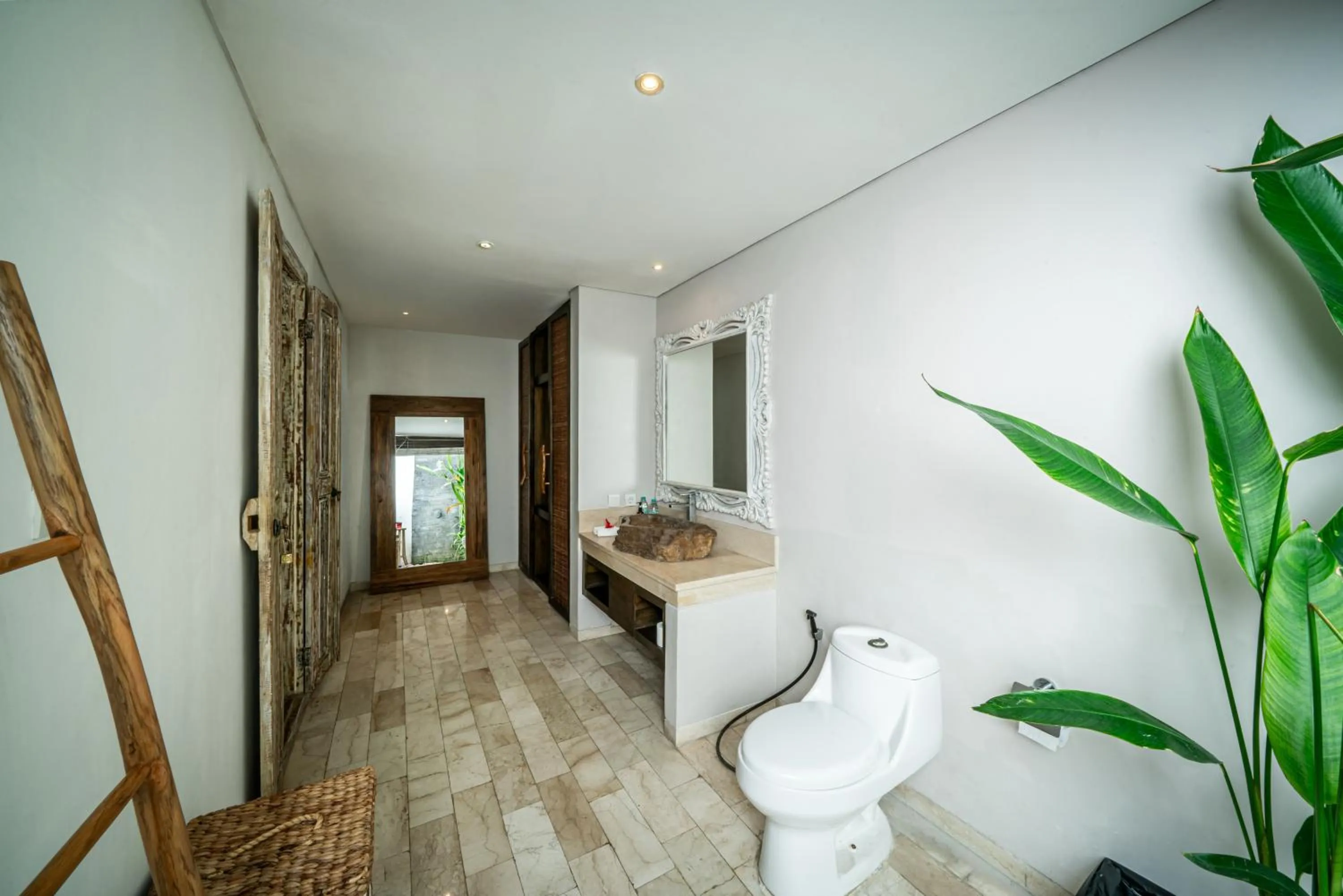 Toilet in Villa Koala, 2Br Close to W, Potato Head and Shi Shi