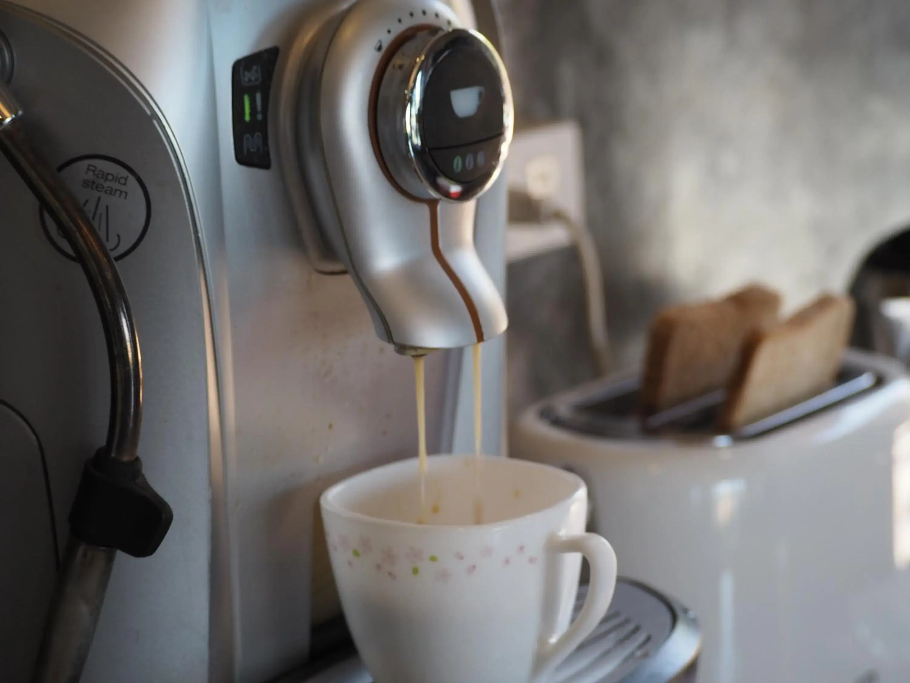 Restaurant/places to eat in NawiengkaeRiverview Resort Restaurant/places to eat in NawiengkaeRiverview Resort