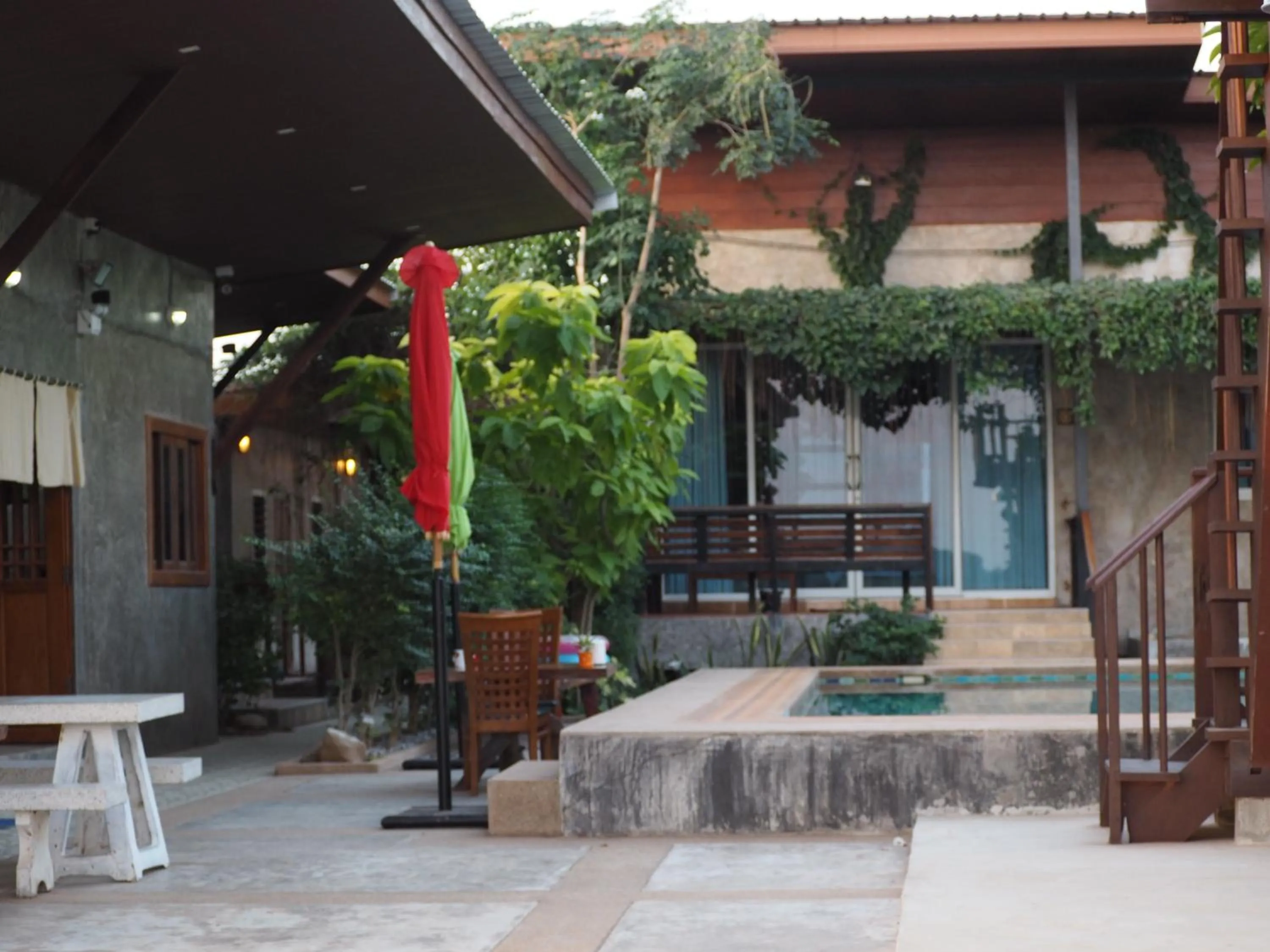 NawiengkaeRiverview Resort