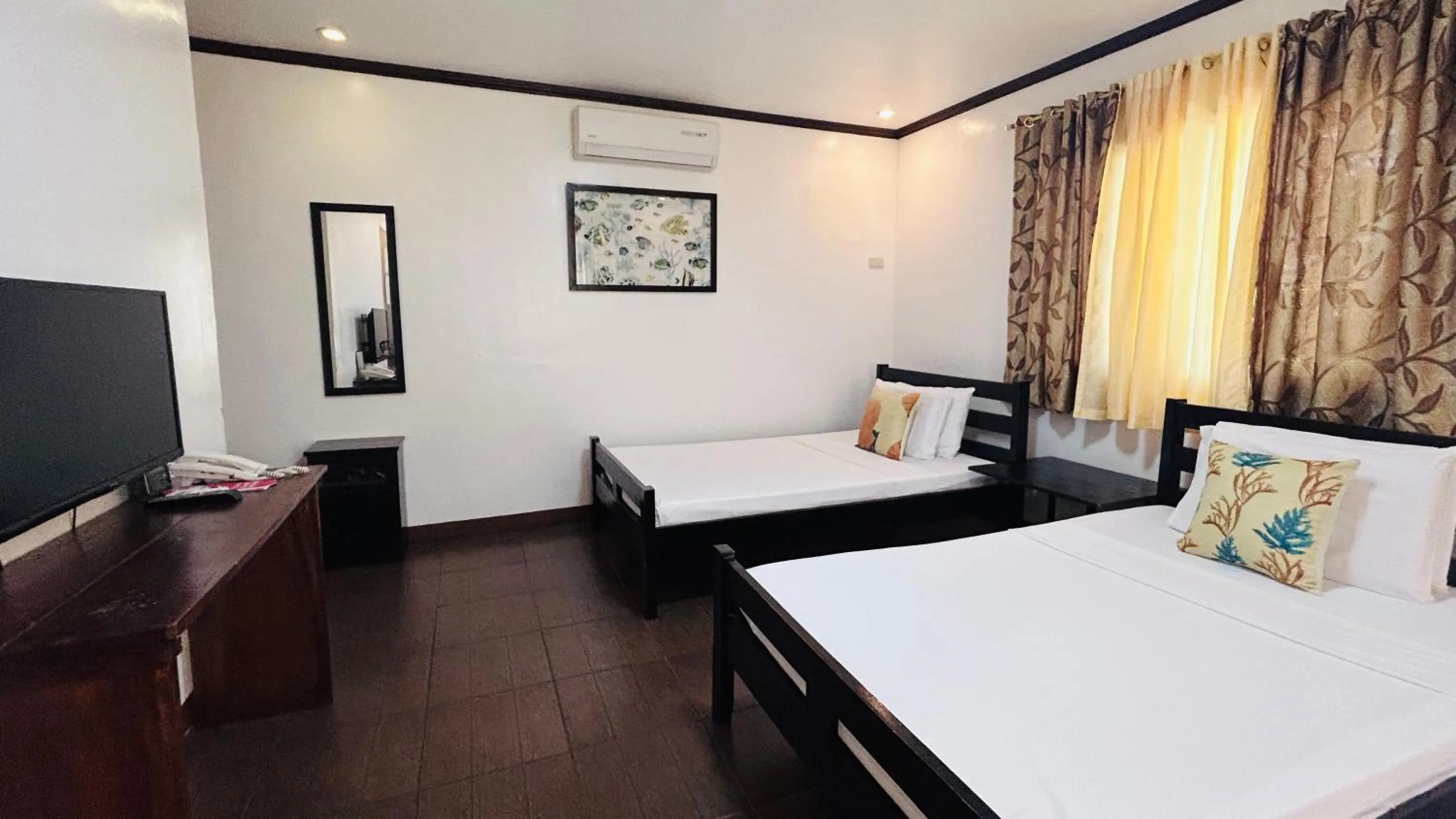 Bedroom, Bed in Luxor Resort