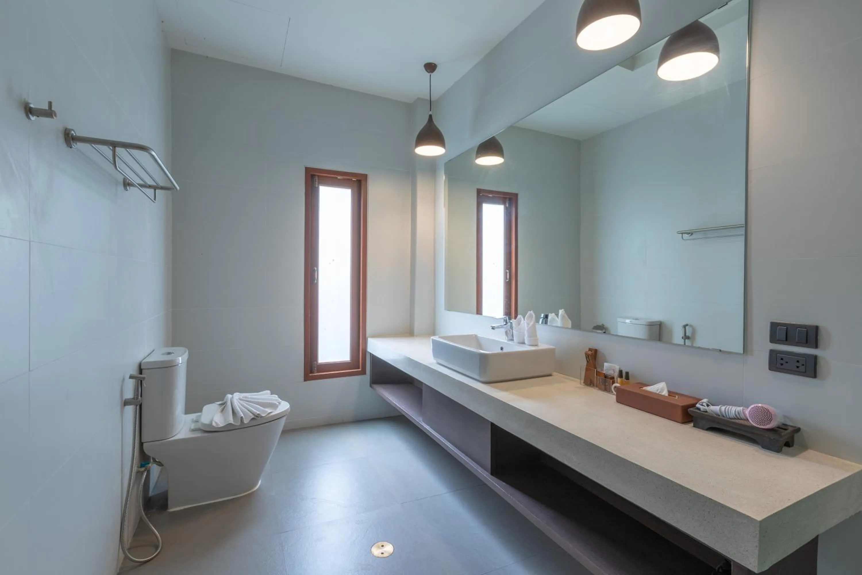 Bathroom, Bed in Phufa Waree Chiangrai Resort - SHA Extra Plus