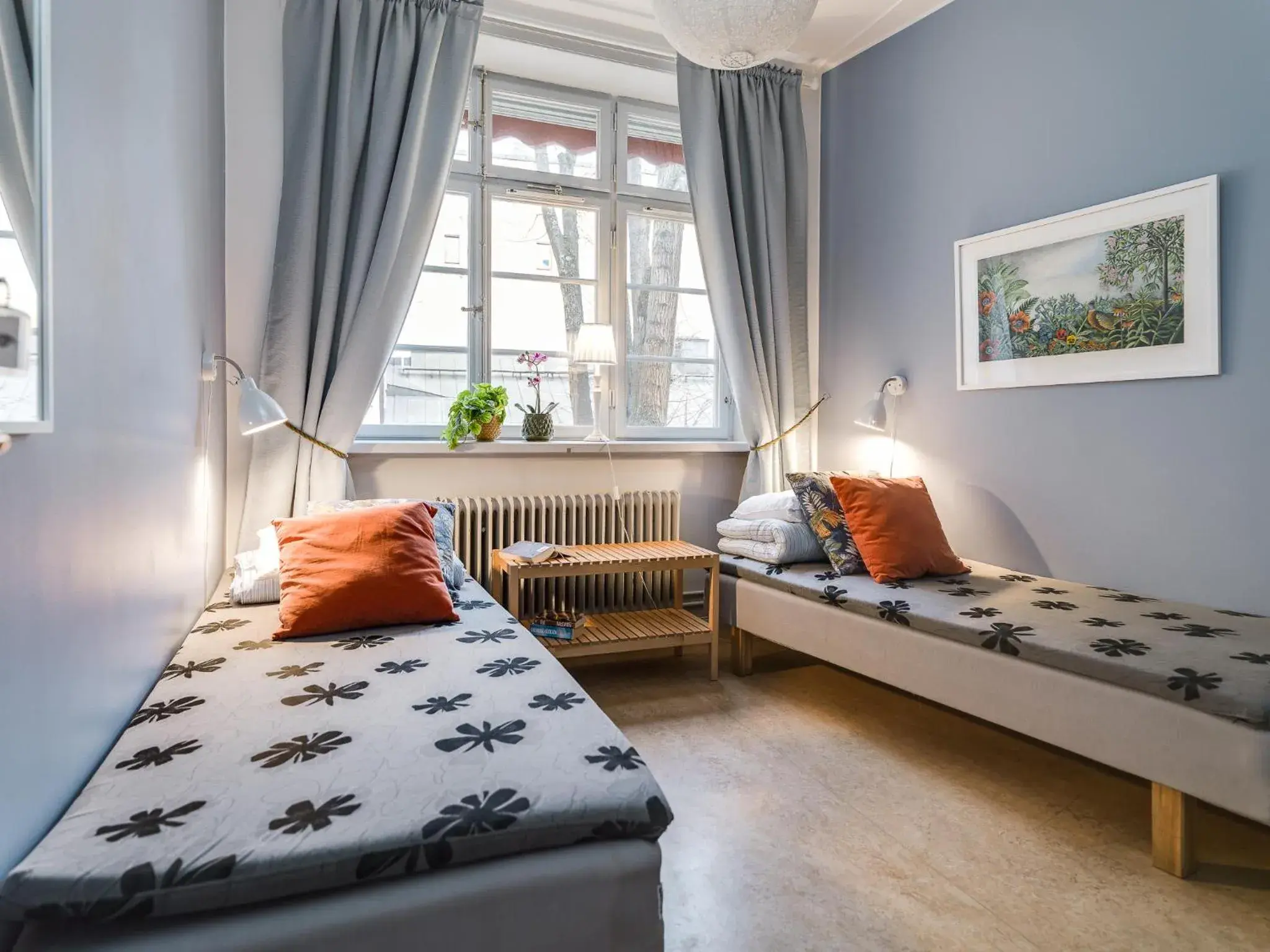 Twin Room with Shared Bathroom - quiet street view in Castanea Old Town Hostel Twin Room with Shared Bathroom - quiet street view in Castanea Old Town Hostel