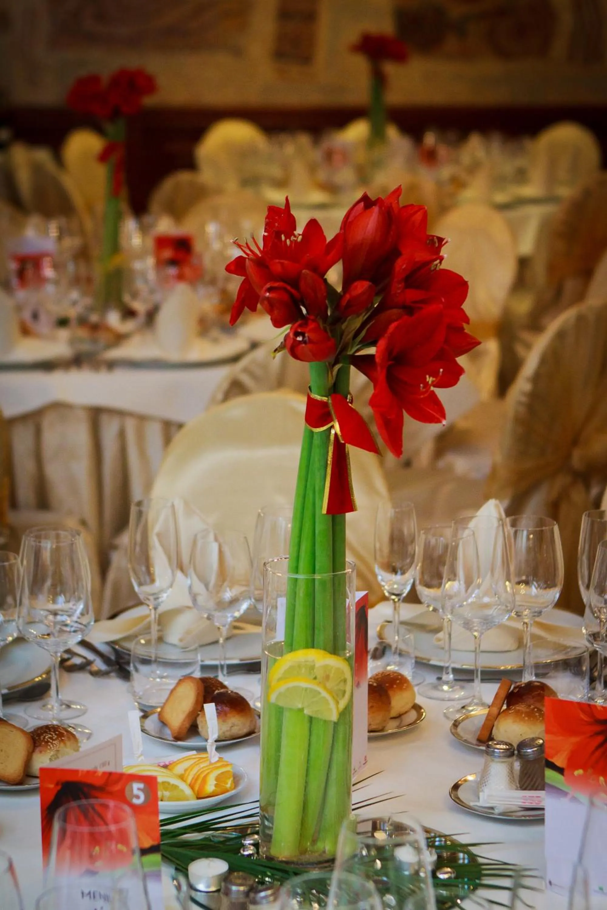 Restaurant/places to eat in Hotel Roman by Dumbrava Business Resort