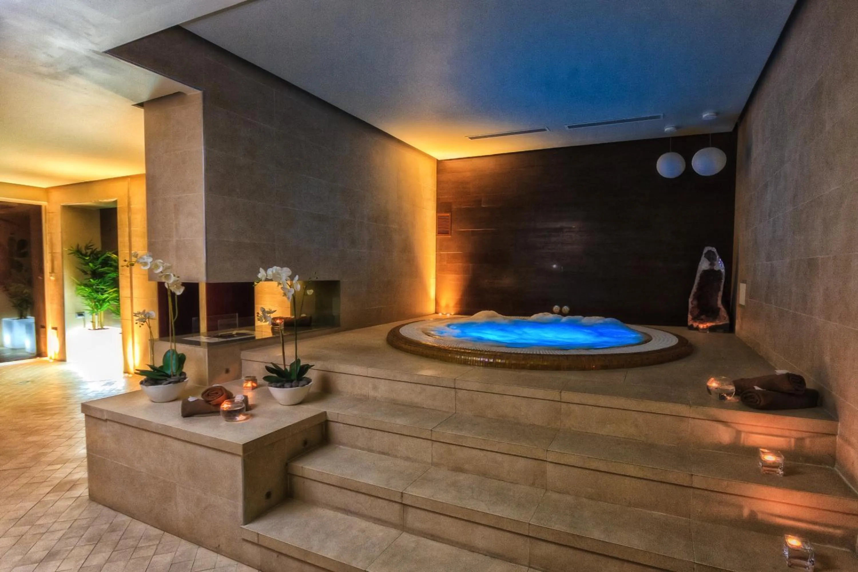 Spa and wellness centre/facilities in Hotel Roman by Dumbrava Business Resort