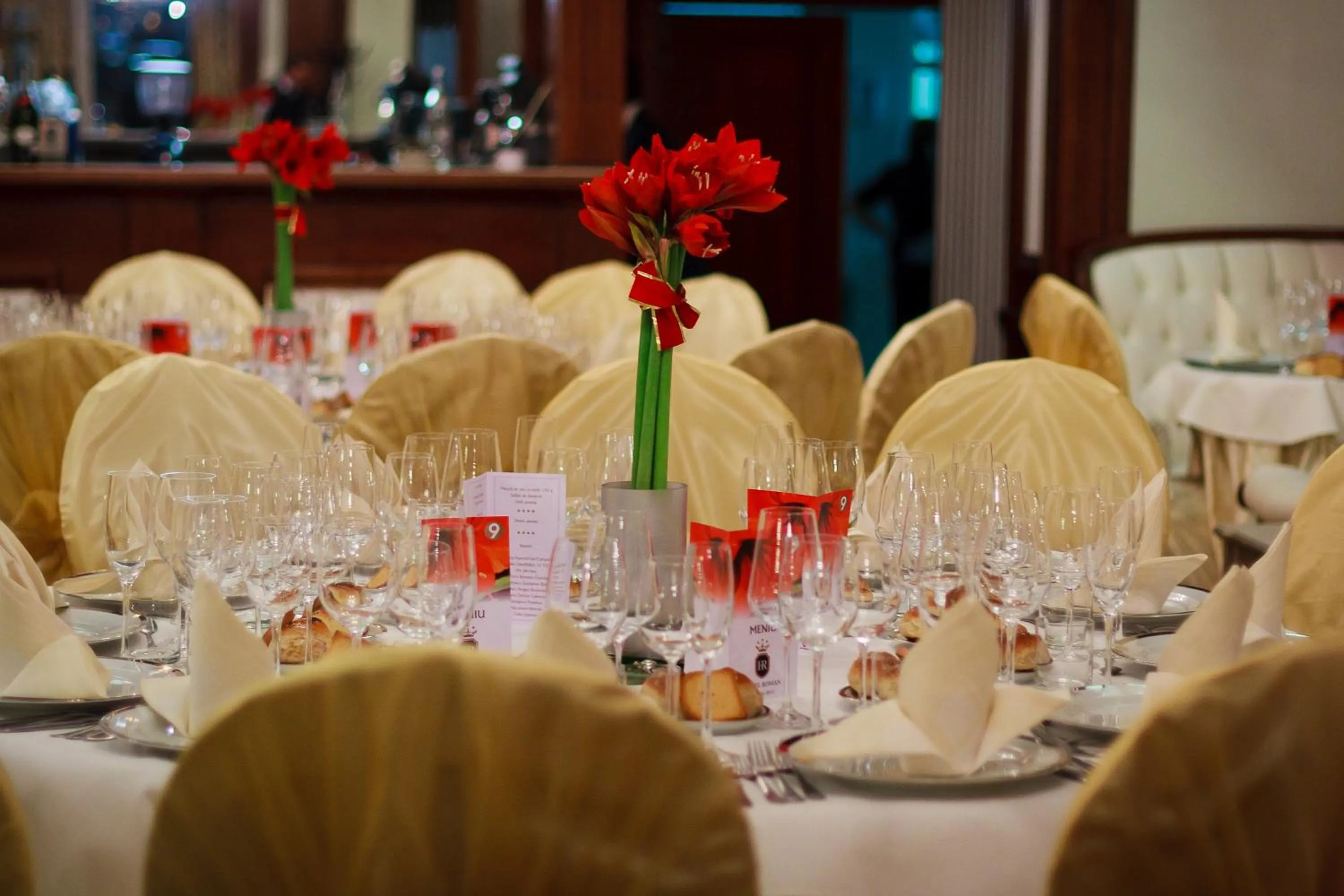 Restaurant/places to eat in Hotel Roman by Dumbrava Business Resort