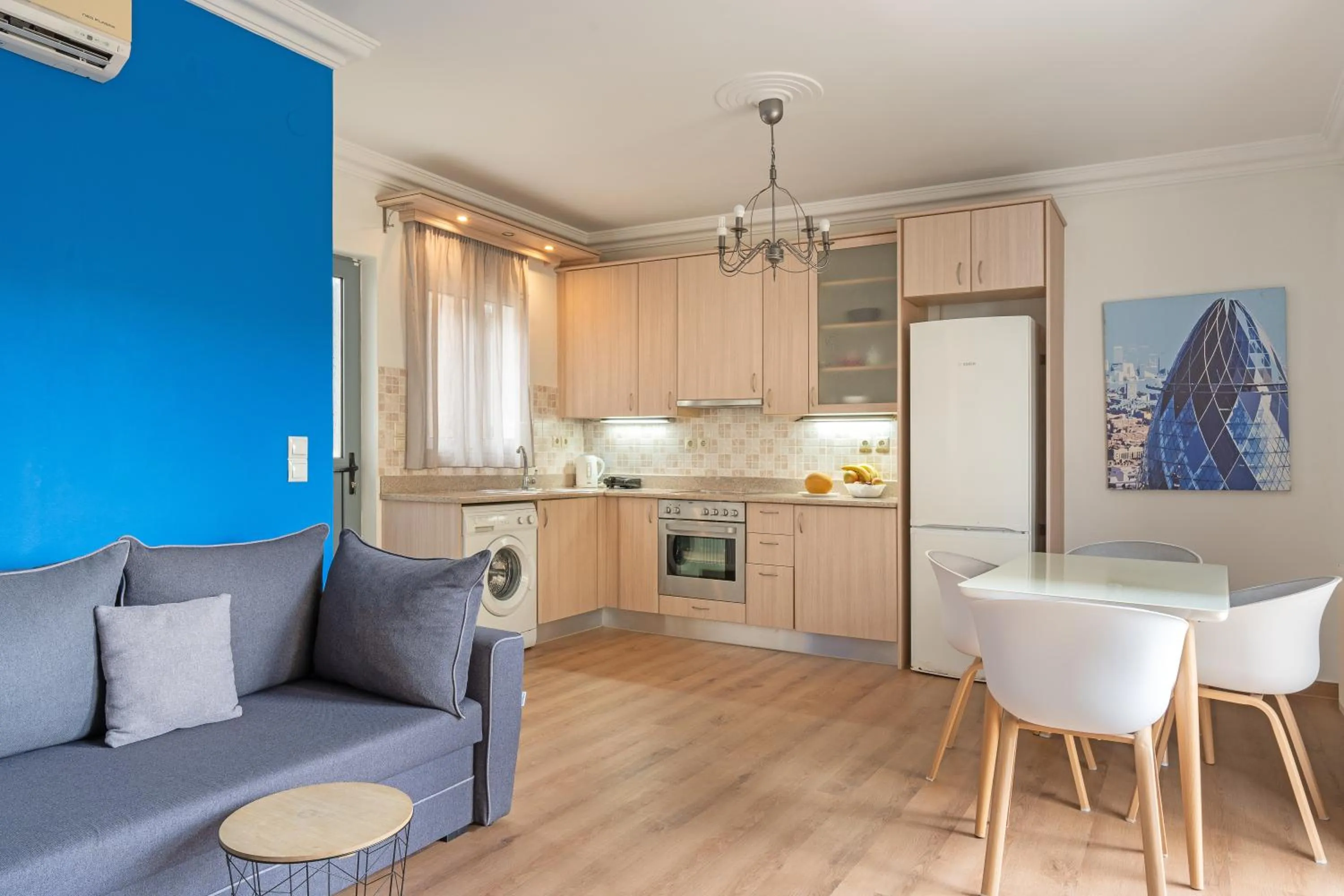 Dining area in Elegant Living