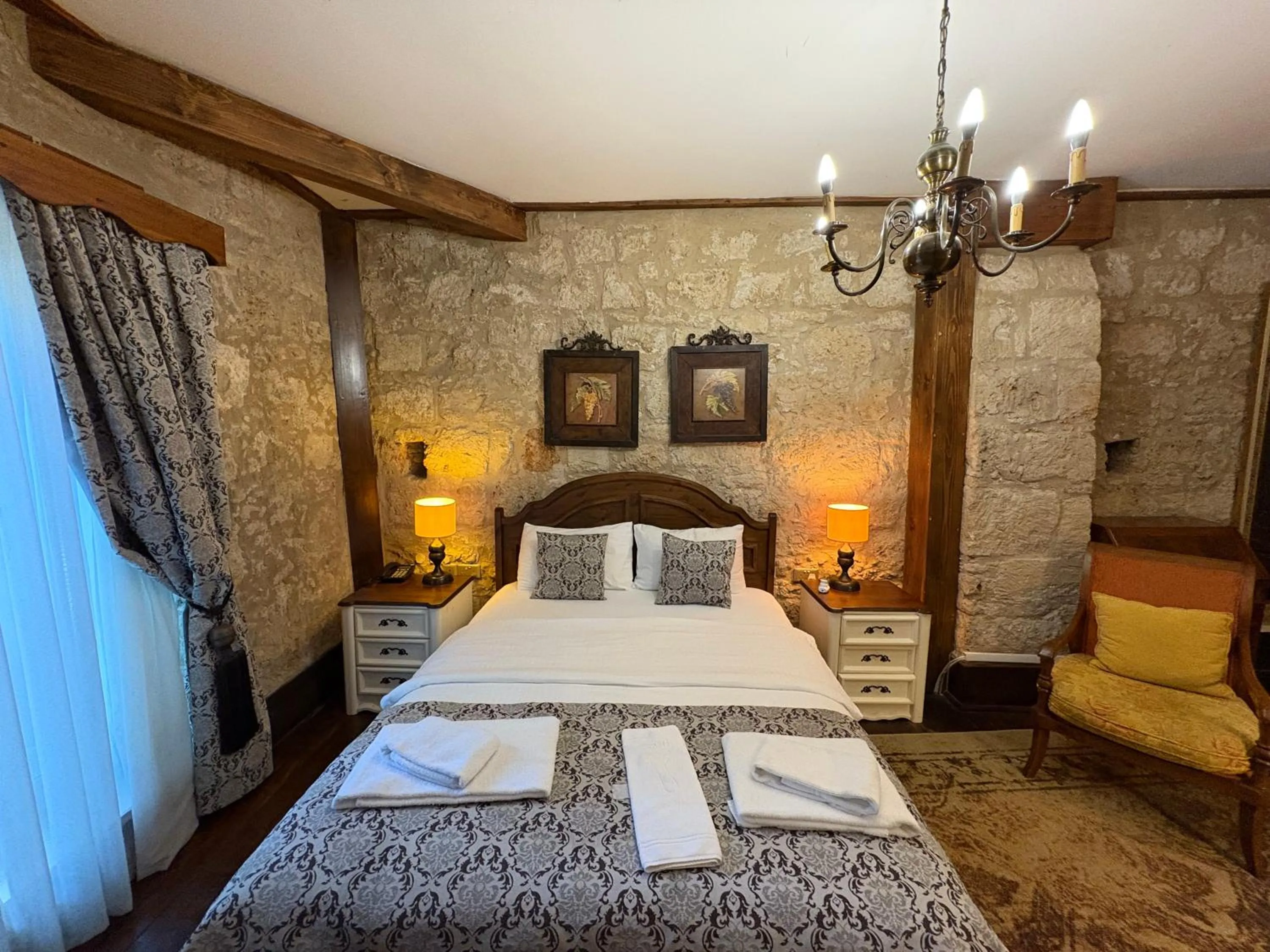 Bedroom, Bed in kyrenia palace boutique hotel