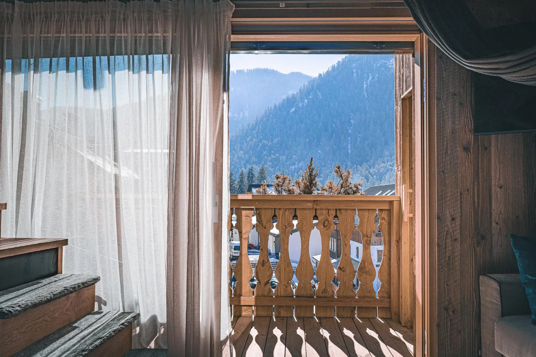 Day in Alpine Refuge Villa Adler