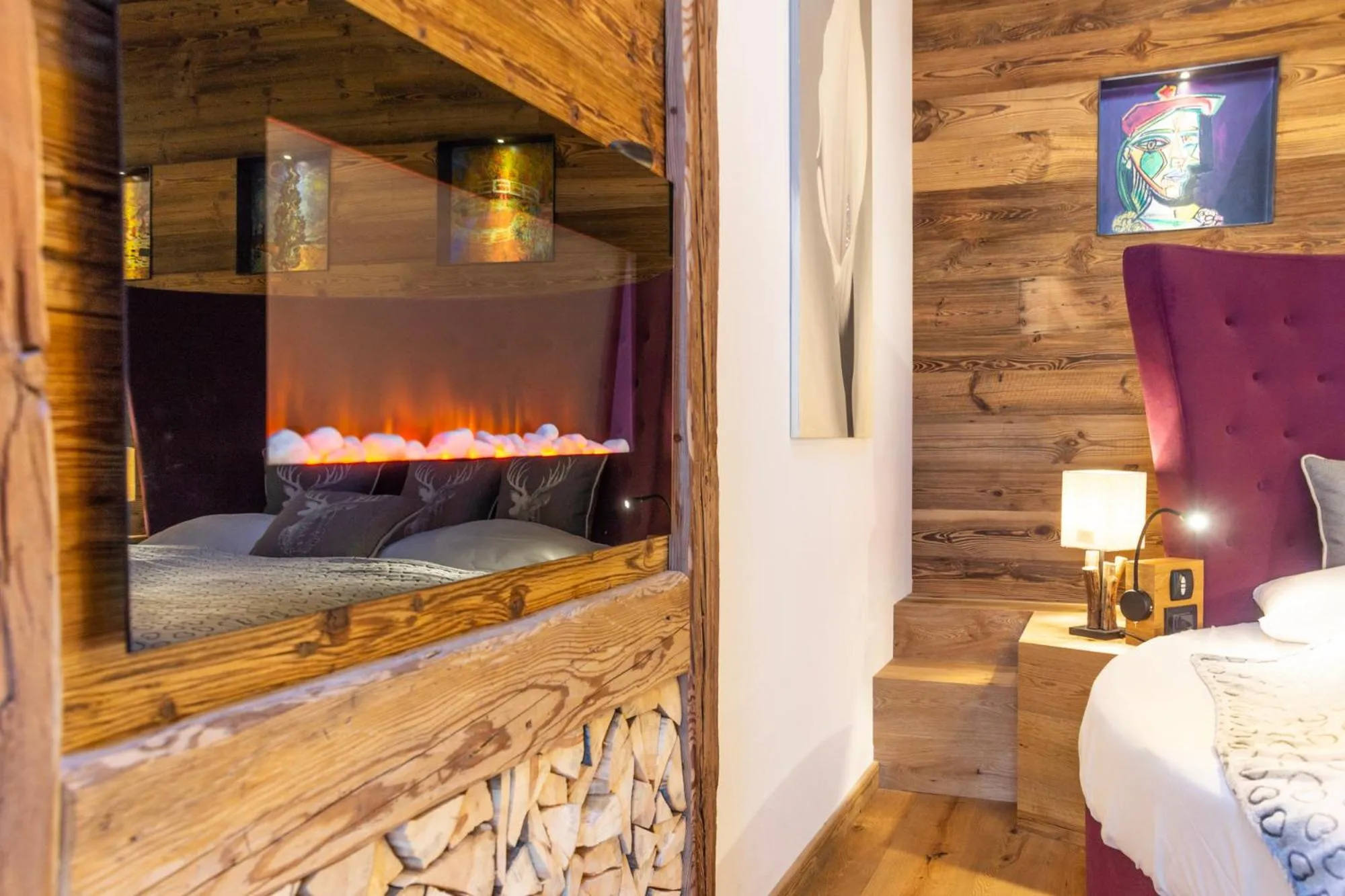 Decorative detail, Bed in Alpine Refuge Villa Adler