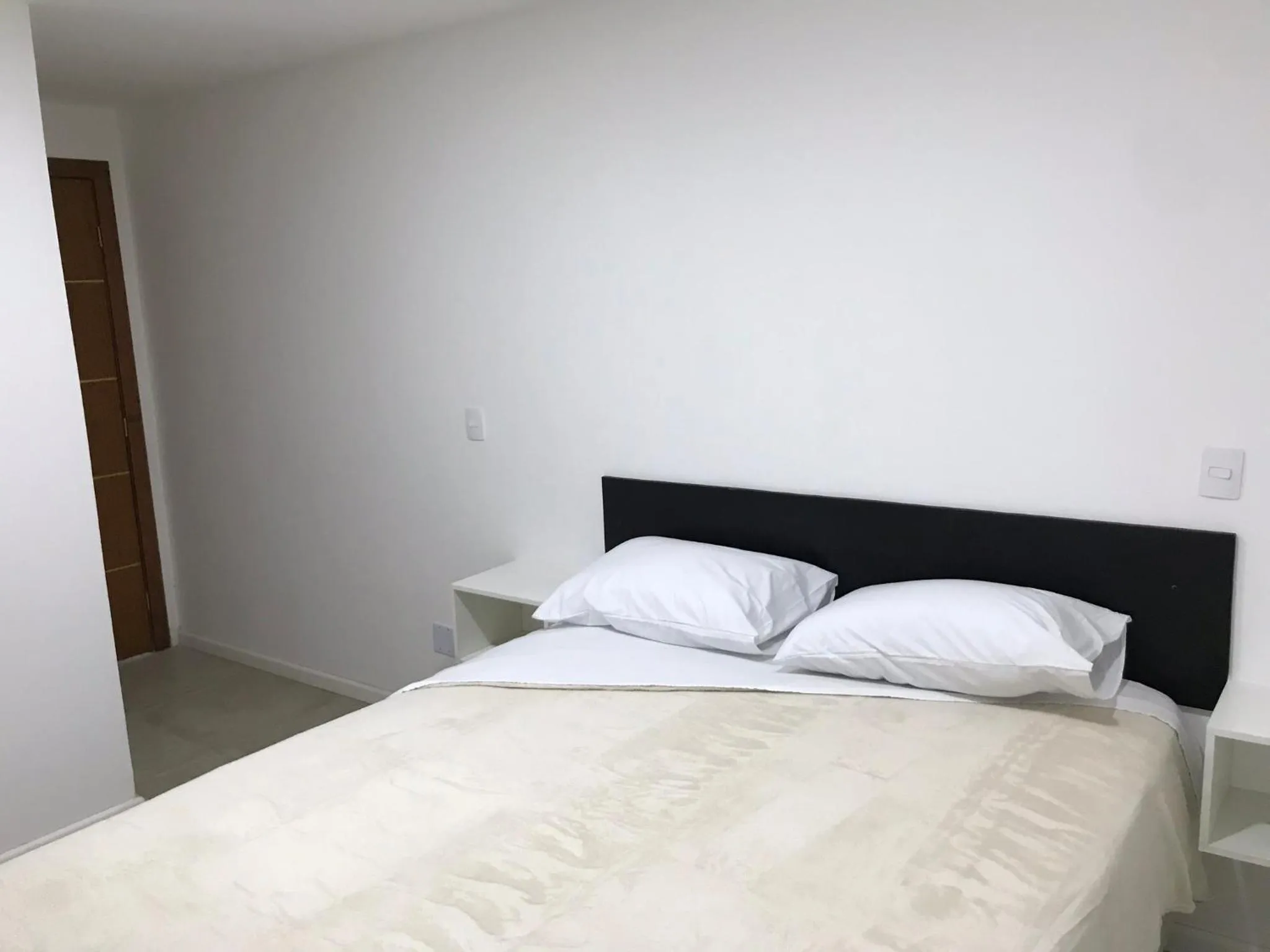 Bed in Sophia 2 Residence Inn