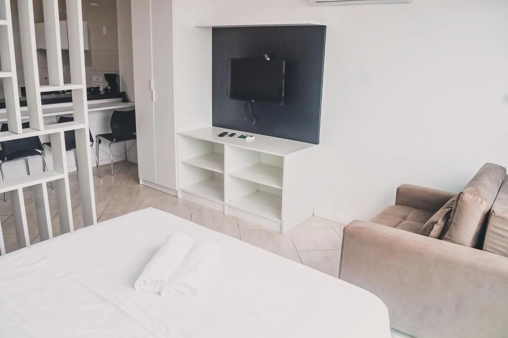 Bed in Sophia 2 Residence Inn