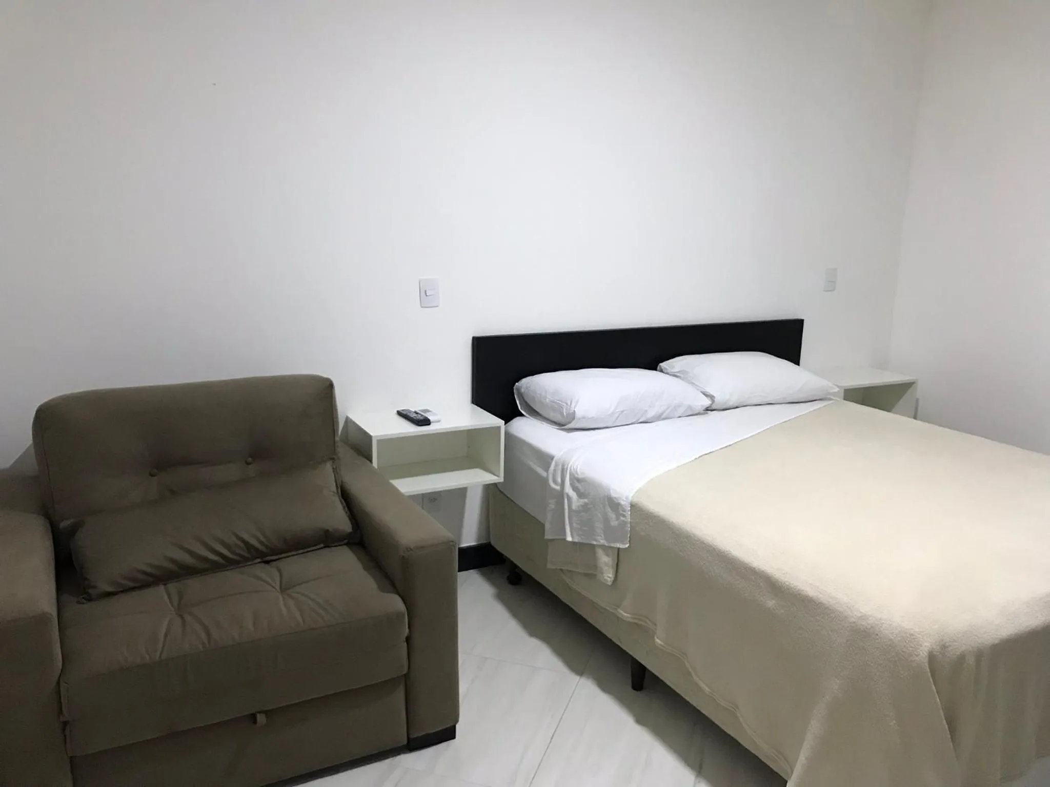 Bed in Sophia 2 Residence Inn