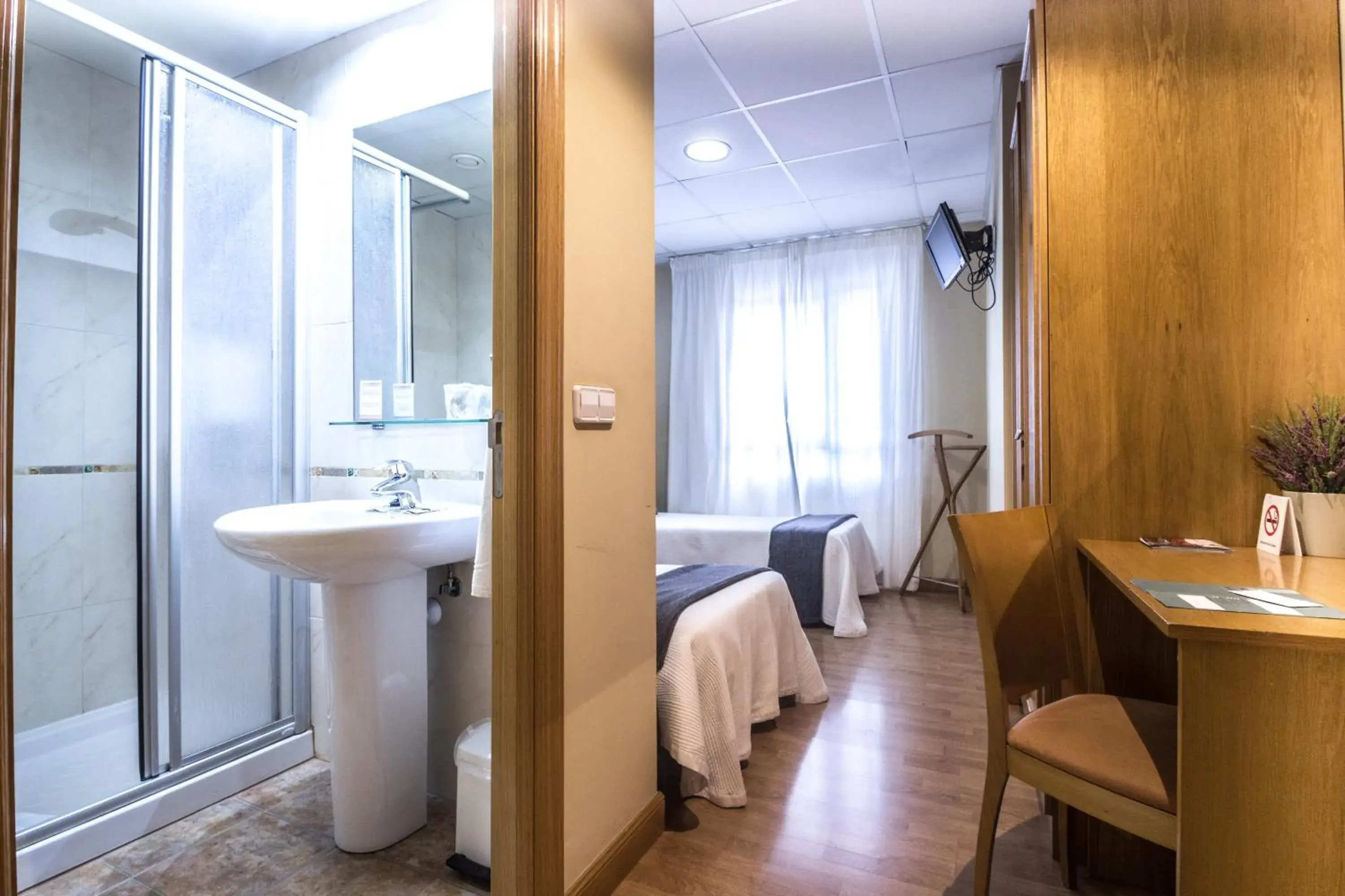 Twin Room - single occupancy in Hotel Casa Jacinto Pamplona Twin Room - single occupancy in Hotel Casa Jacinto Pamplona