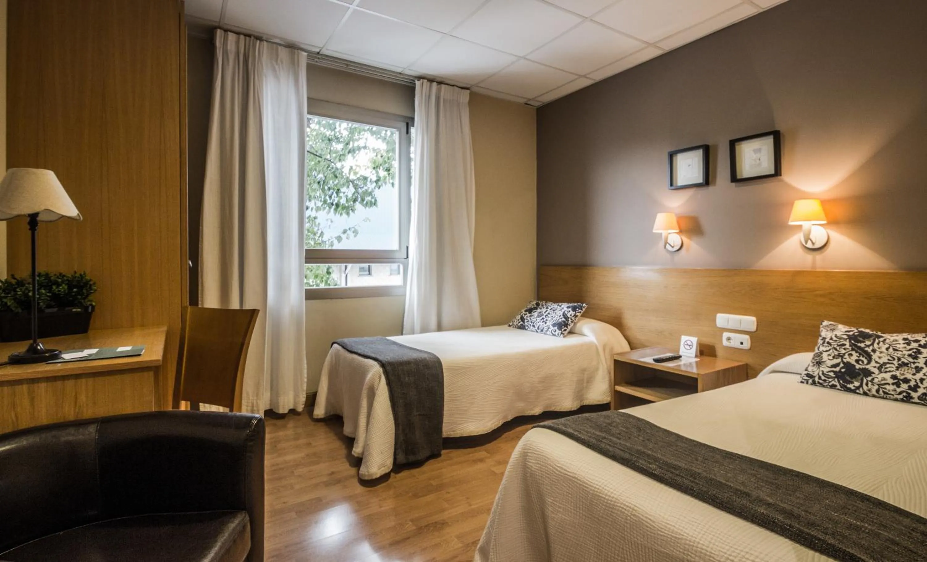 Bedroom, Bed in Hotel Casa Jacinto Pamplona