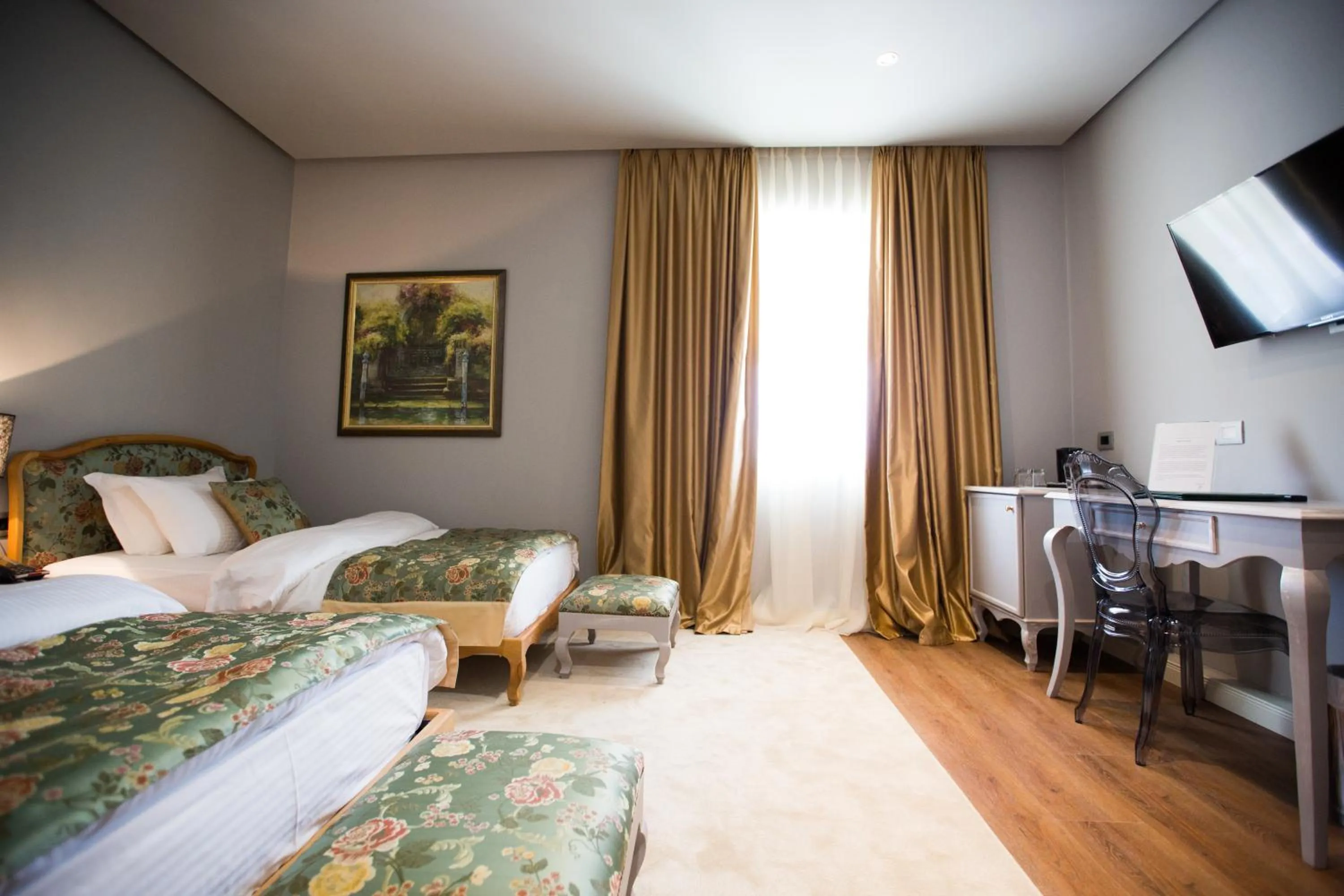 Photo of the whole room, Bed in Classic Hotel