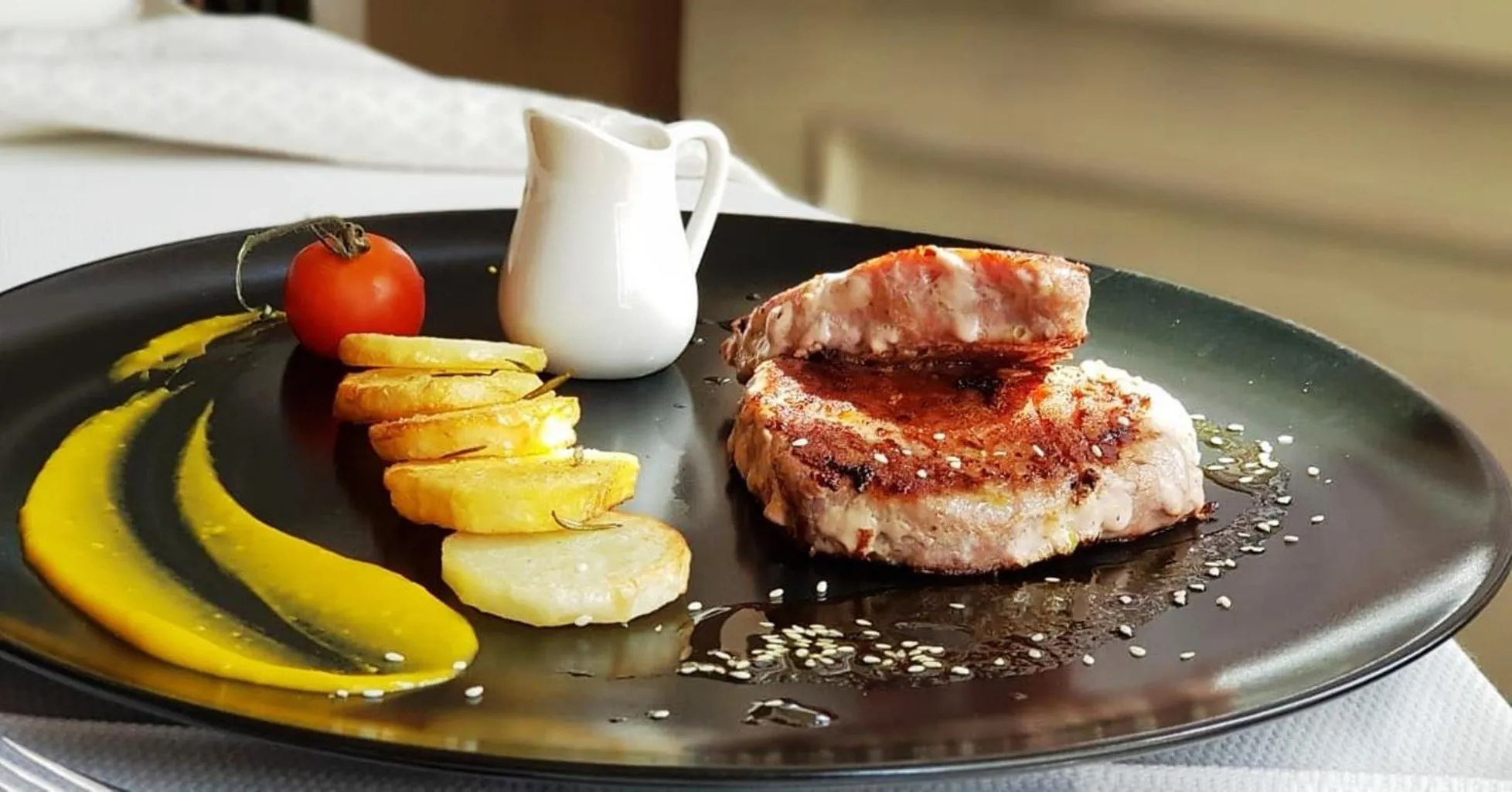 Food and drinks in Classic Hotel