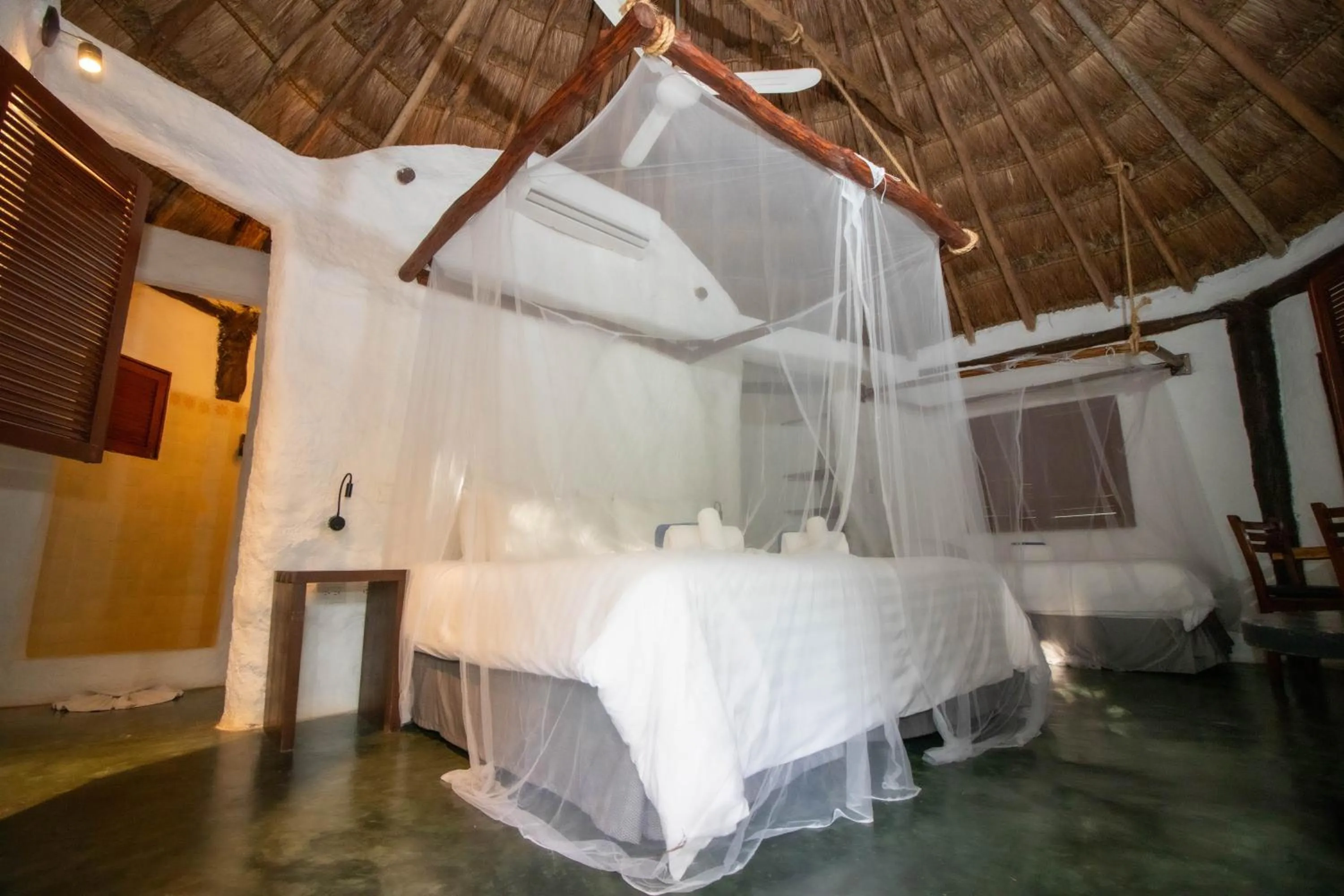 Photo of the whole room, Bed in Blue Holbox