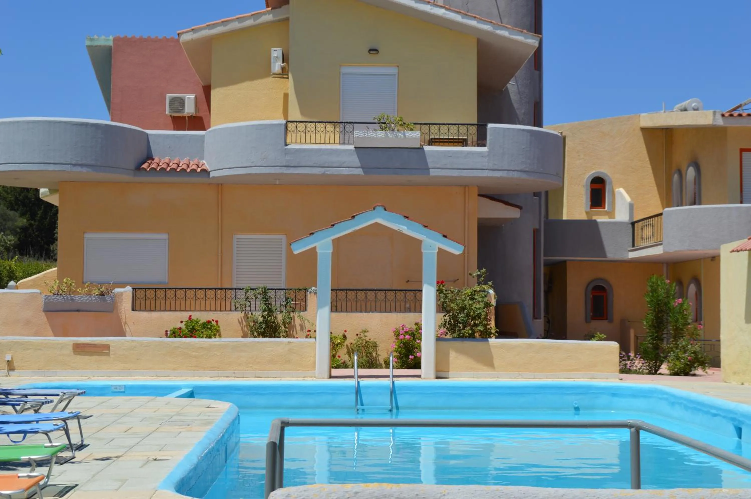 Facade/entrance in Villa Sofia