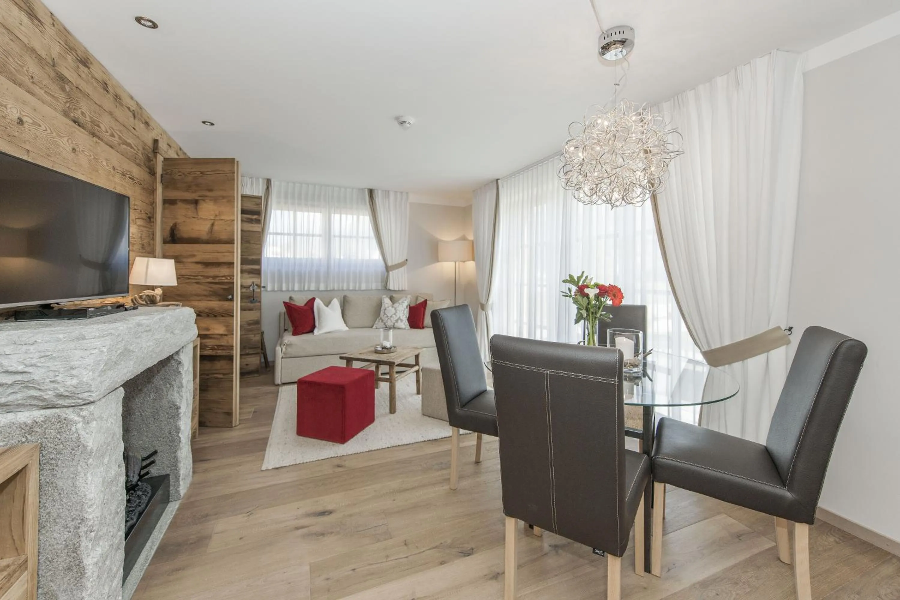 Living room, Bed in Hotelino Petit Chalet