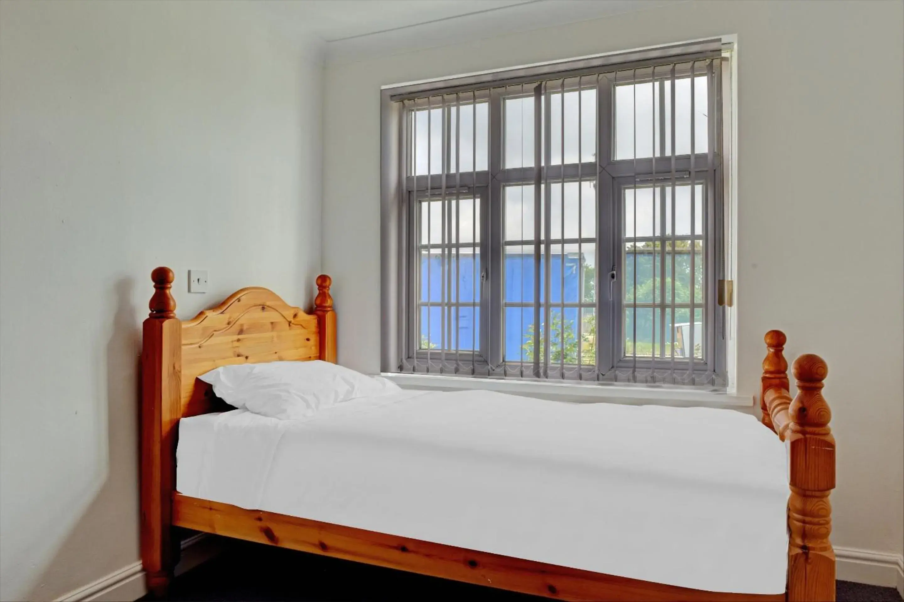 Standard Single Room in The Gables Hotel, Birmingham Airport Standard Single Room in The Gables Hotel, Birmingham Airport