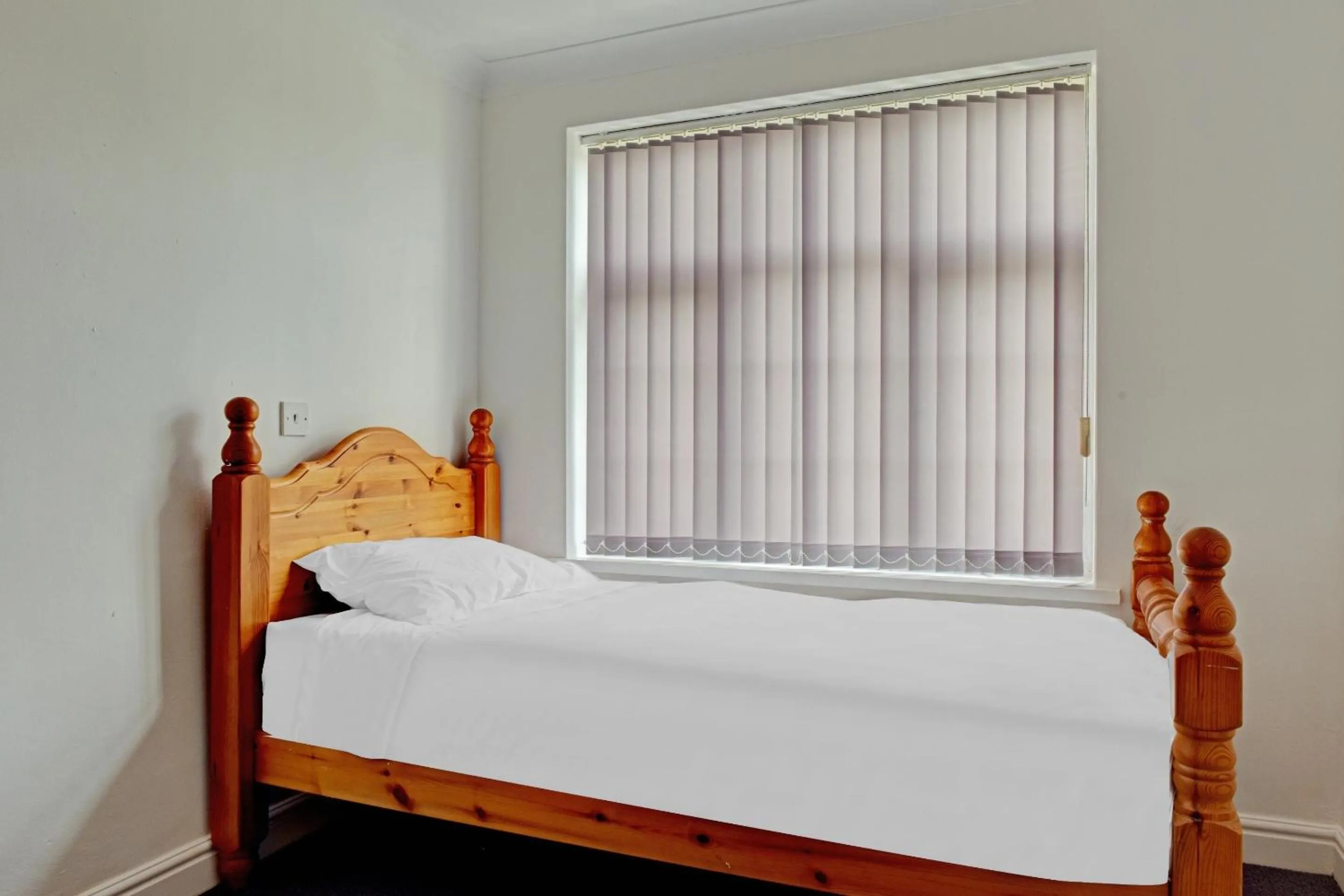 Bedroom, Bed in The Gables Hotel, Birmingham Airport