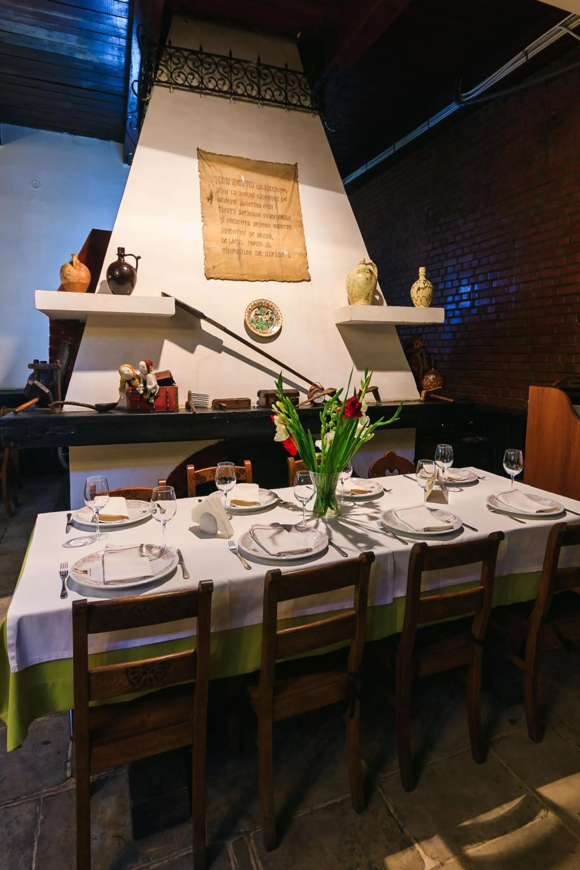 Restaurant/places to eat in Hanul Ancutei
