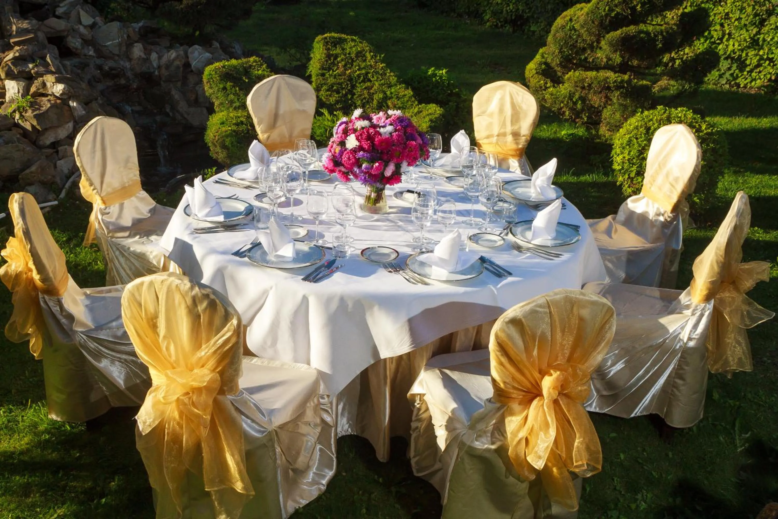 Restaurant/places to eat in Hanul Ancutei