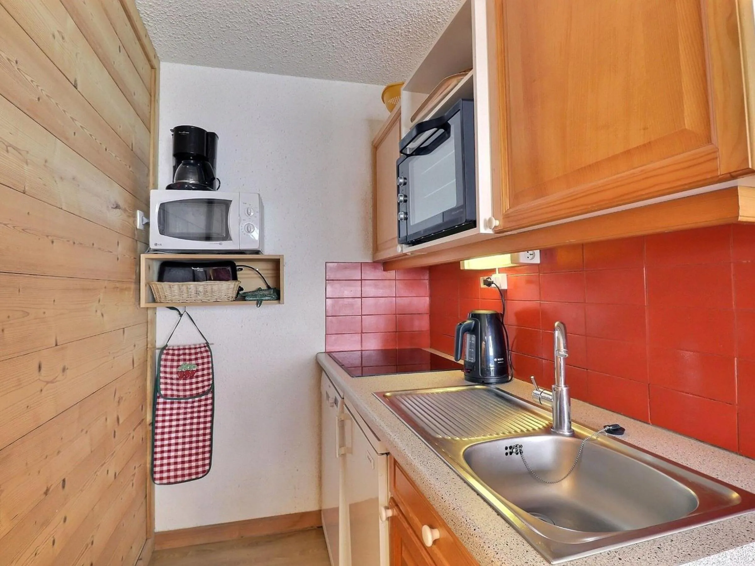 Appartement 2 Pièces au Pied des Pistes - 6 Personnes - FR-1-182-105